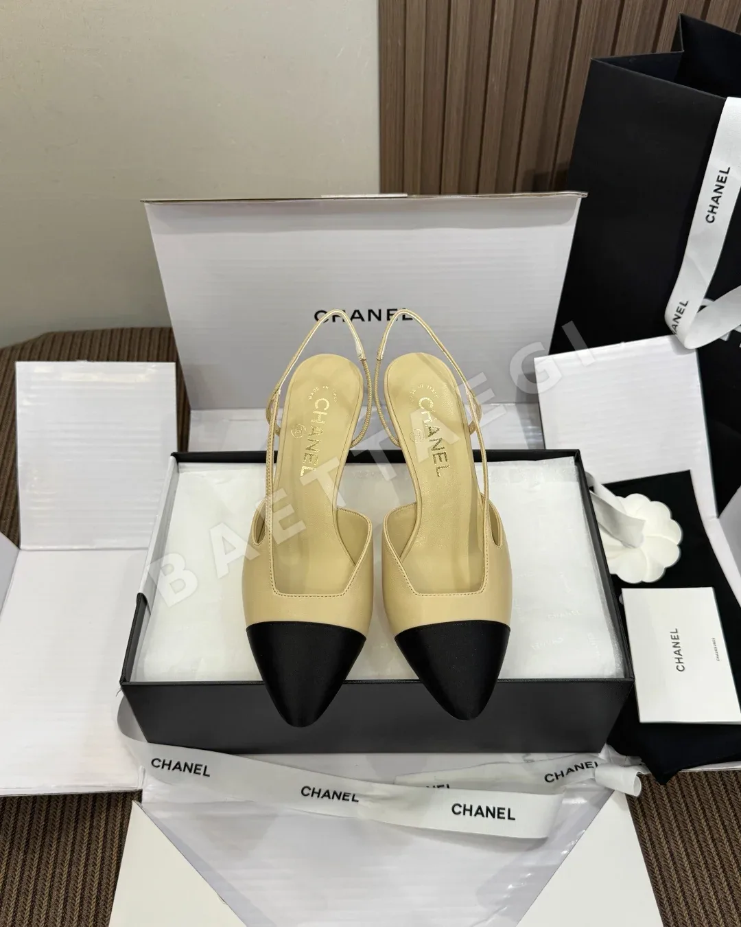 샤넬 힐 여성 램스킨 백레이스 163596