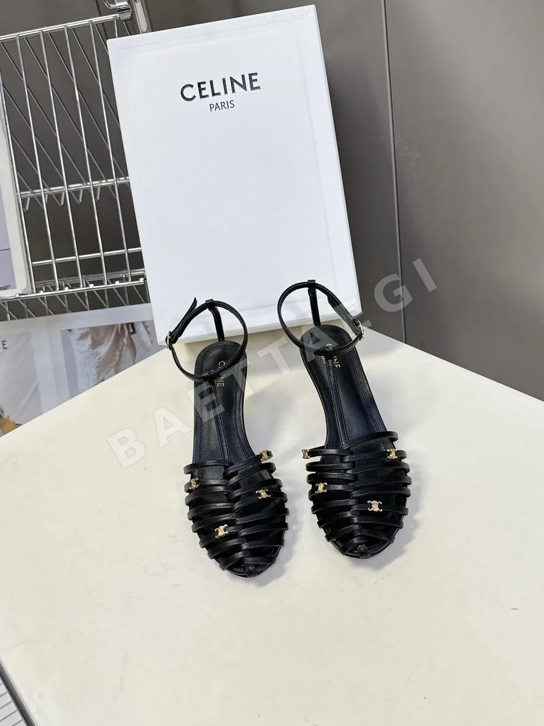 셀린느 개선문 오픈토 앵클 스트랩 여성 구두 98501