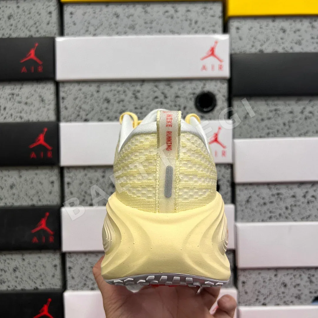 나이키 [XY] 보메로 플러스 IM5020-100 201238 Nike Vomero Plus 상세 이미지 2