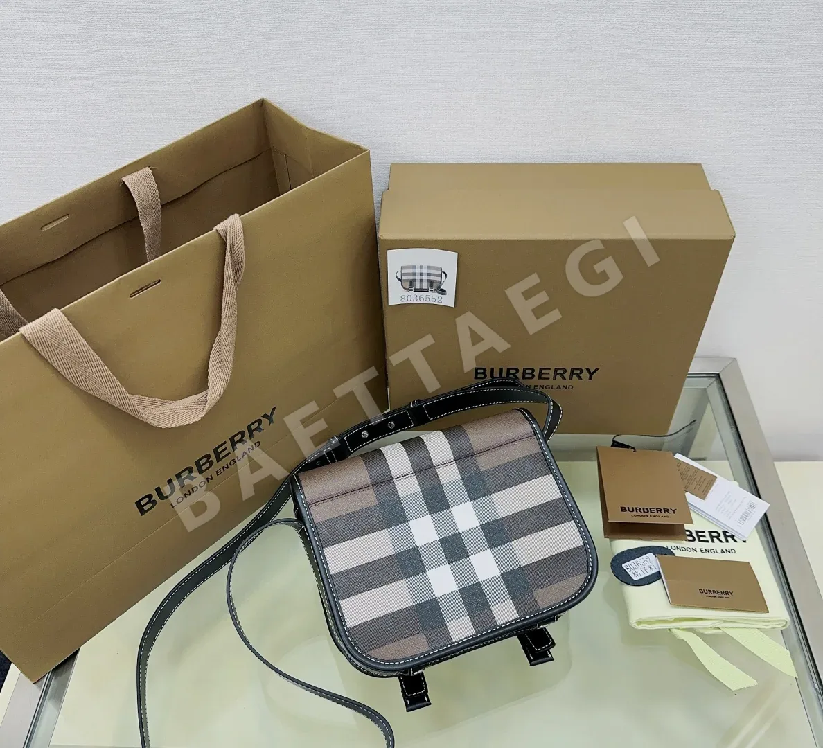 버버리 체크 캔버스 메신저백 상세 이미지 3