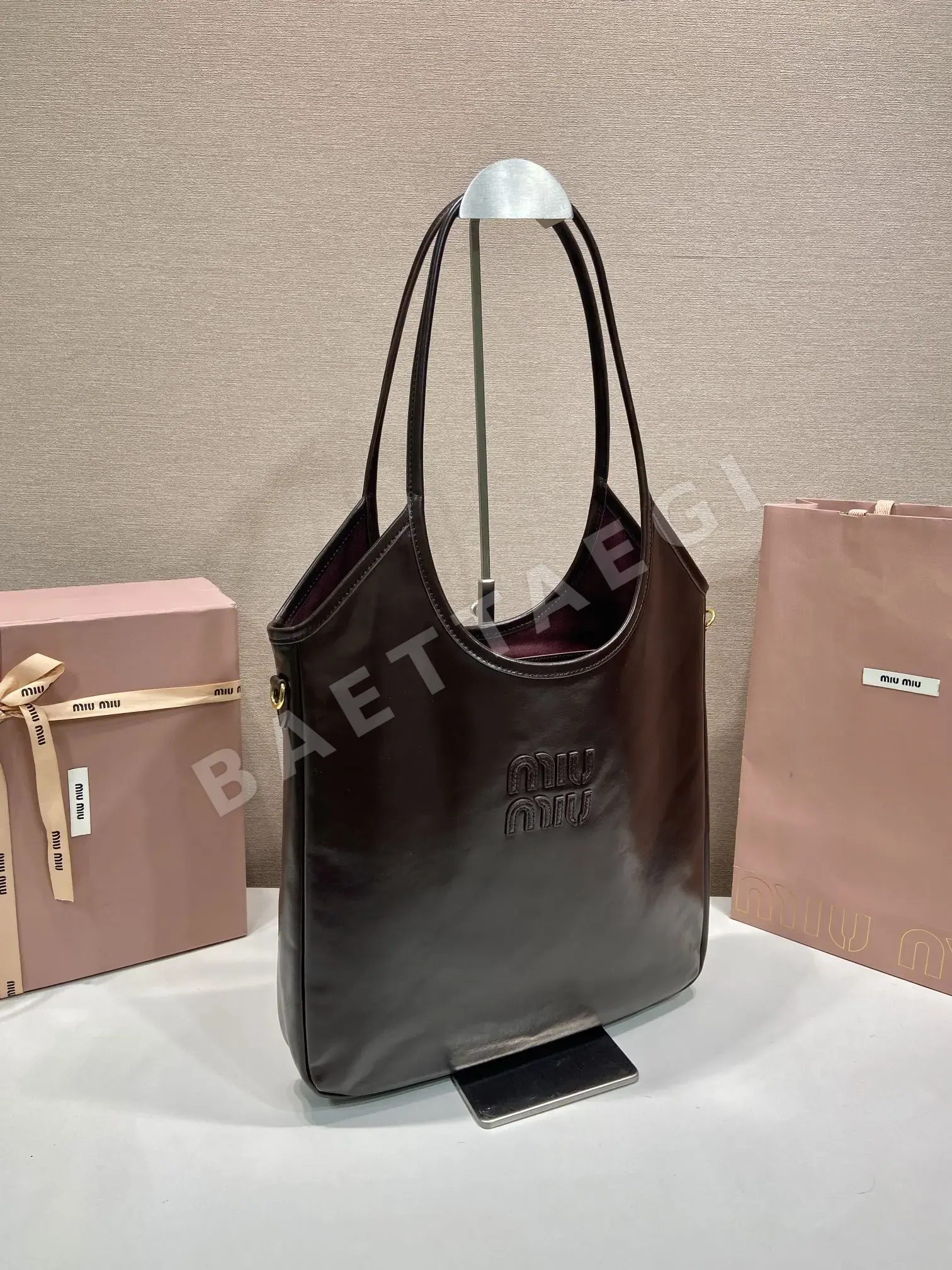 미우미우 와이드 바닥 토트백 5BG311 상세 이미지 2