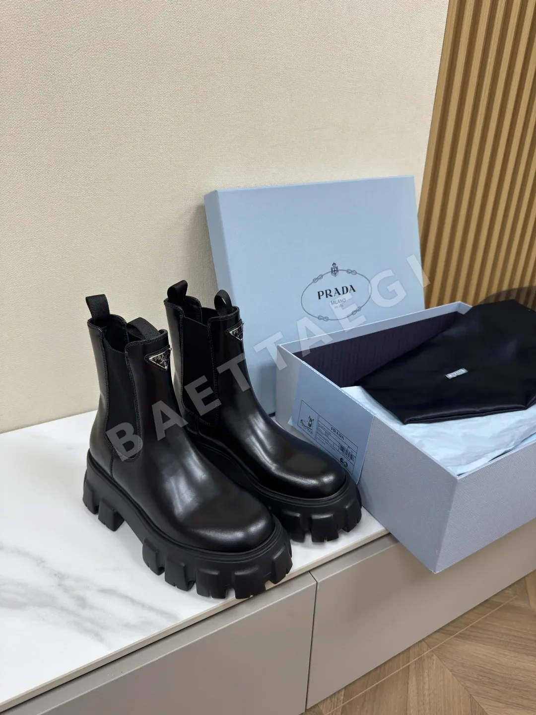 프라다 체르시 플랫폼 앵클 부츠 93354