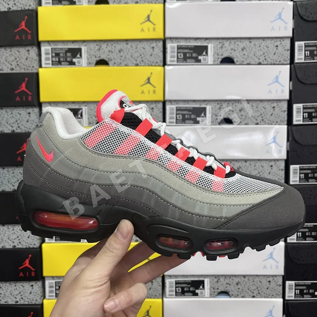나이키 [GX] 에어 맥스 95 OG AT2865-100 201225 Nike Air Max 95 OG Solar Red 상세 이미지 8