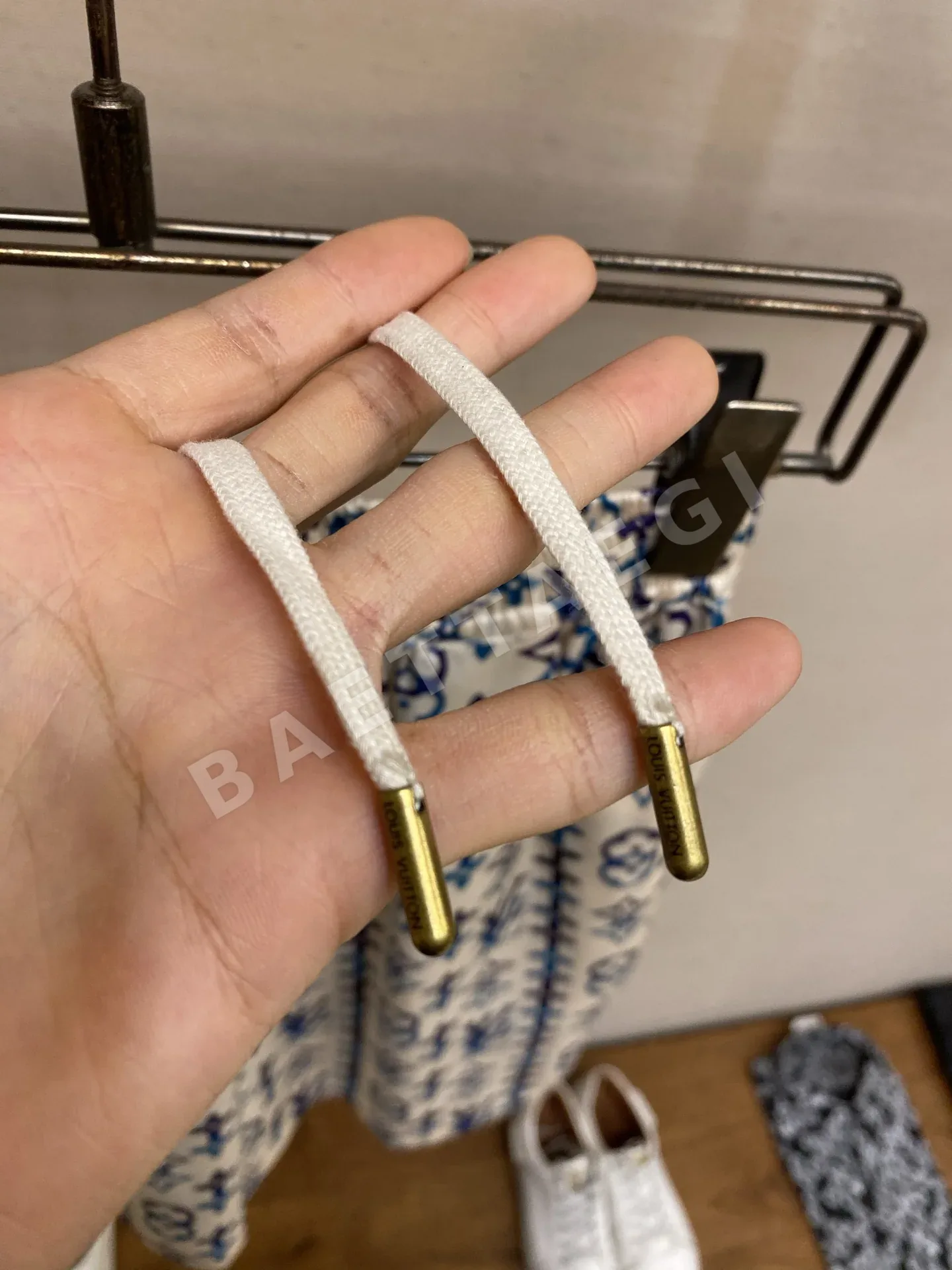 루이비통 프린트 뽕나무 실크 남성 반바지 P280 상세 이미지 4