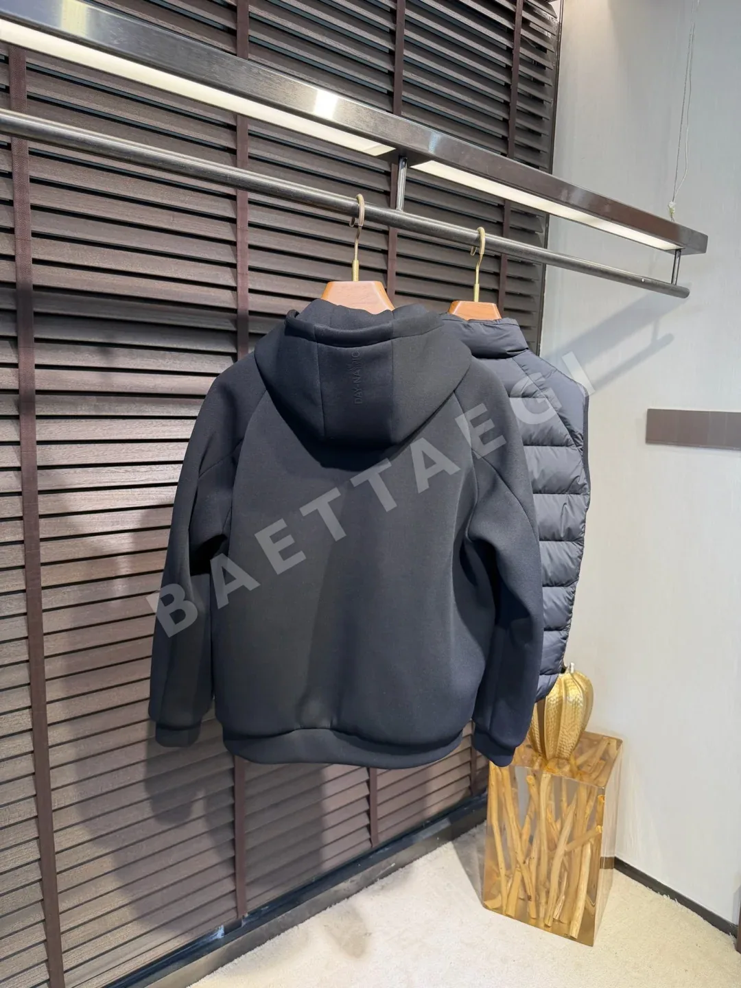 몽클레르 남성 다운 조끼 상세 이미지 3