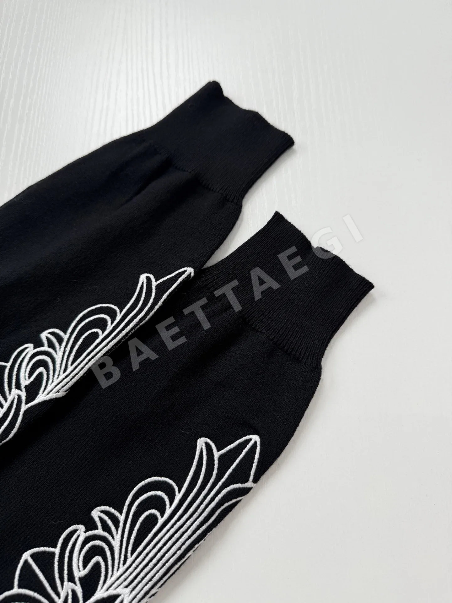 크롬하츠 더블암 꽃무늬 자수 크루넥 니트 긴팔 상세 이미지 9