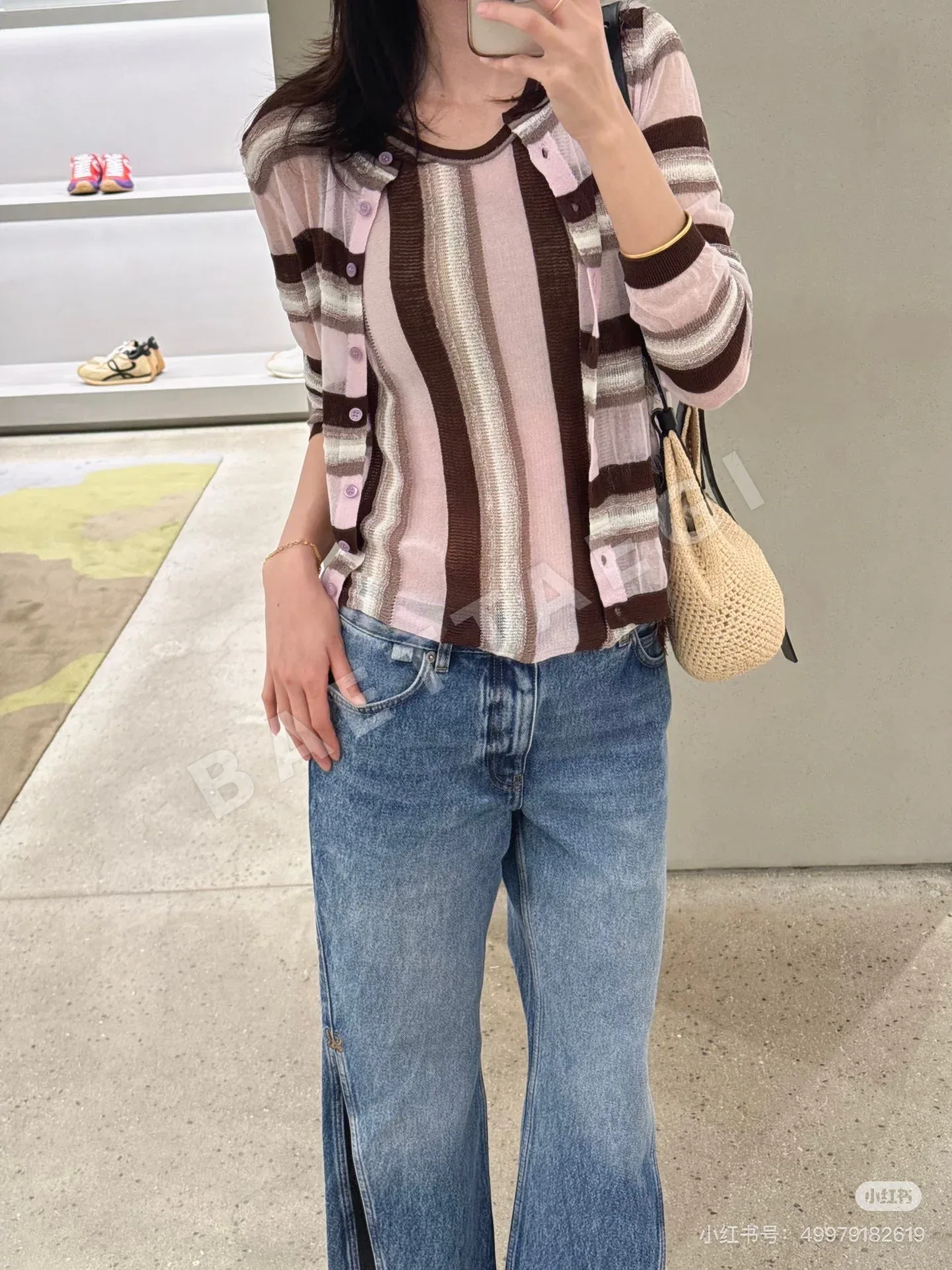 로에베 스트라이프 경량 니트 여성 반팔 상세 이미지 3