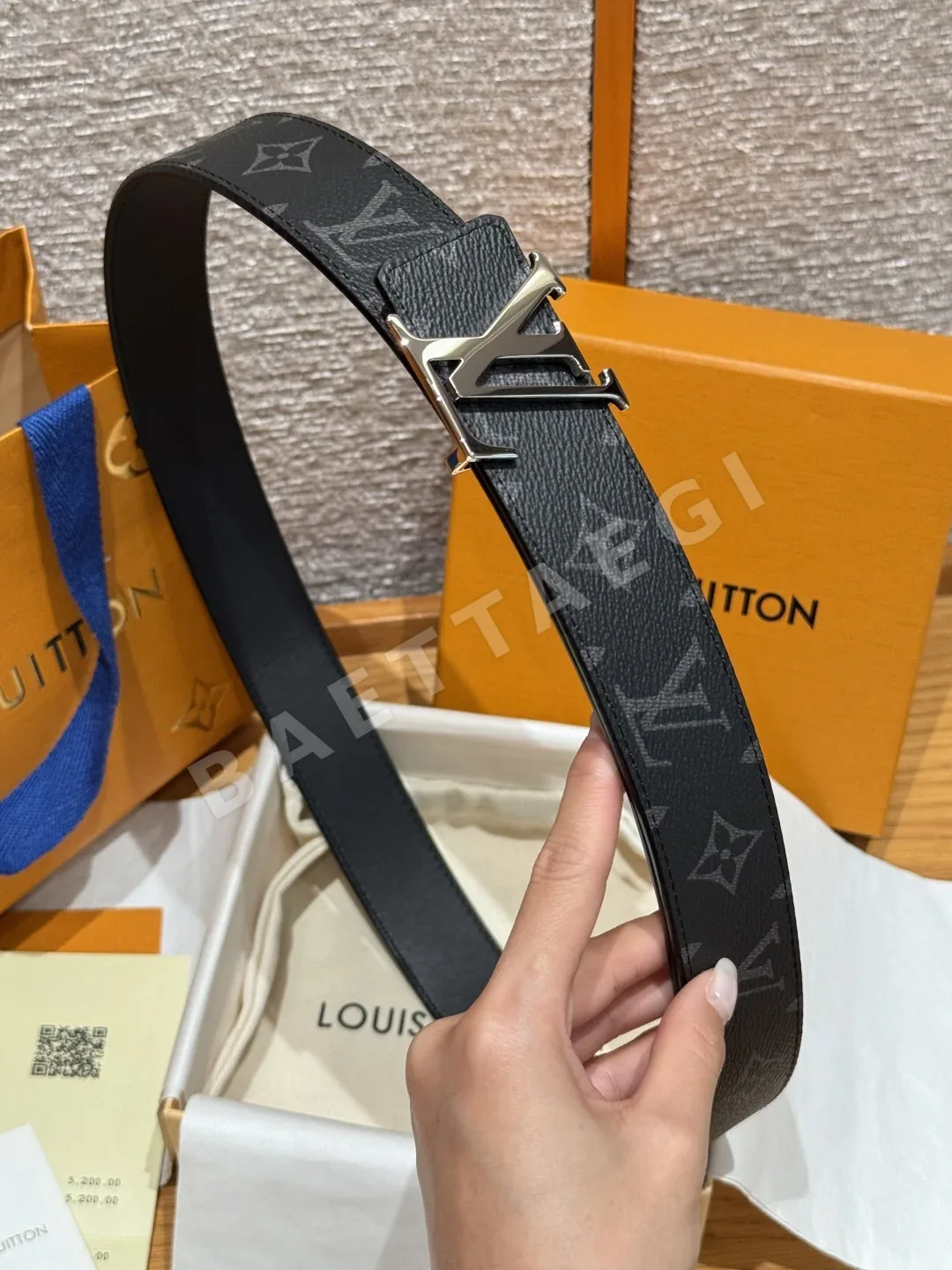 루이비통 JD350-INITIALES 35mm 리버시블 벨트 상세 이미지 4