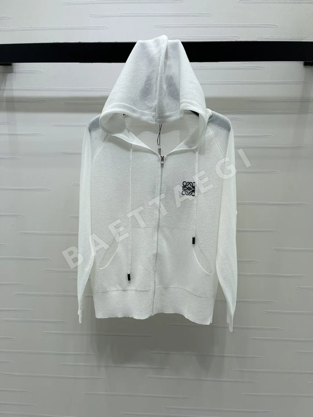 로에베 울 혼방 메시 후드 지퍼 여성 가디건 상세 이미지 3