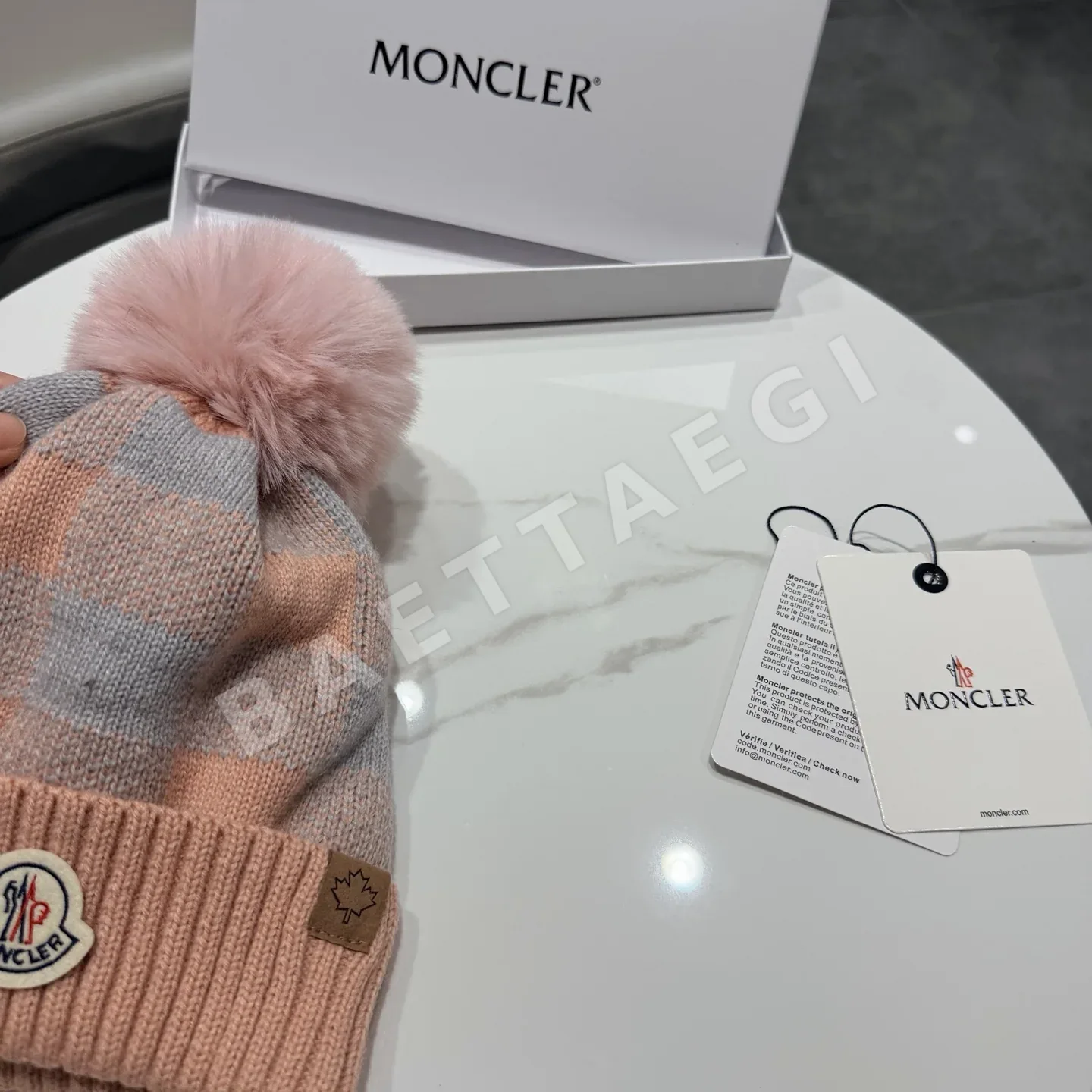 몽클레르 플리스 안감 체크 버킷햇 상세 이미지 6