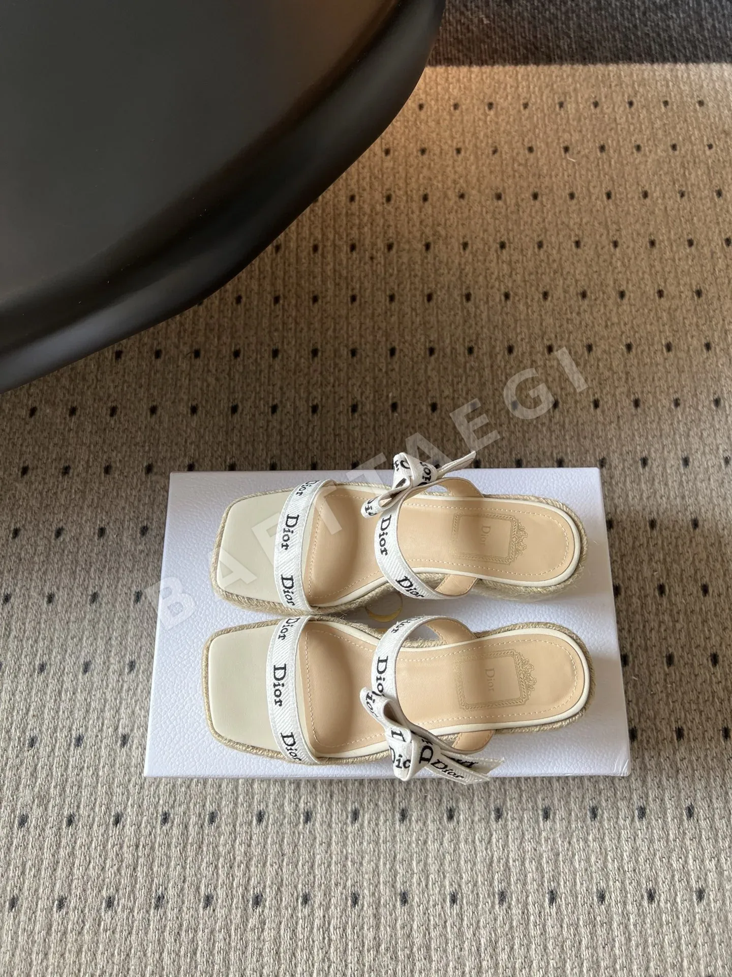 디올 뉴 보우타이 스트랩 웨지 샌들 상세 이미지 6