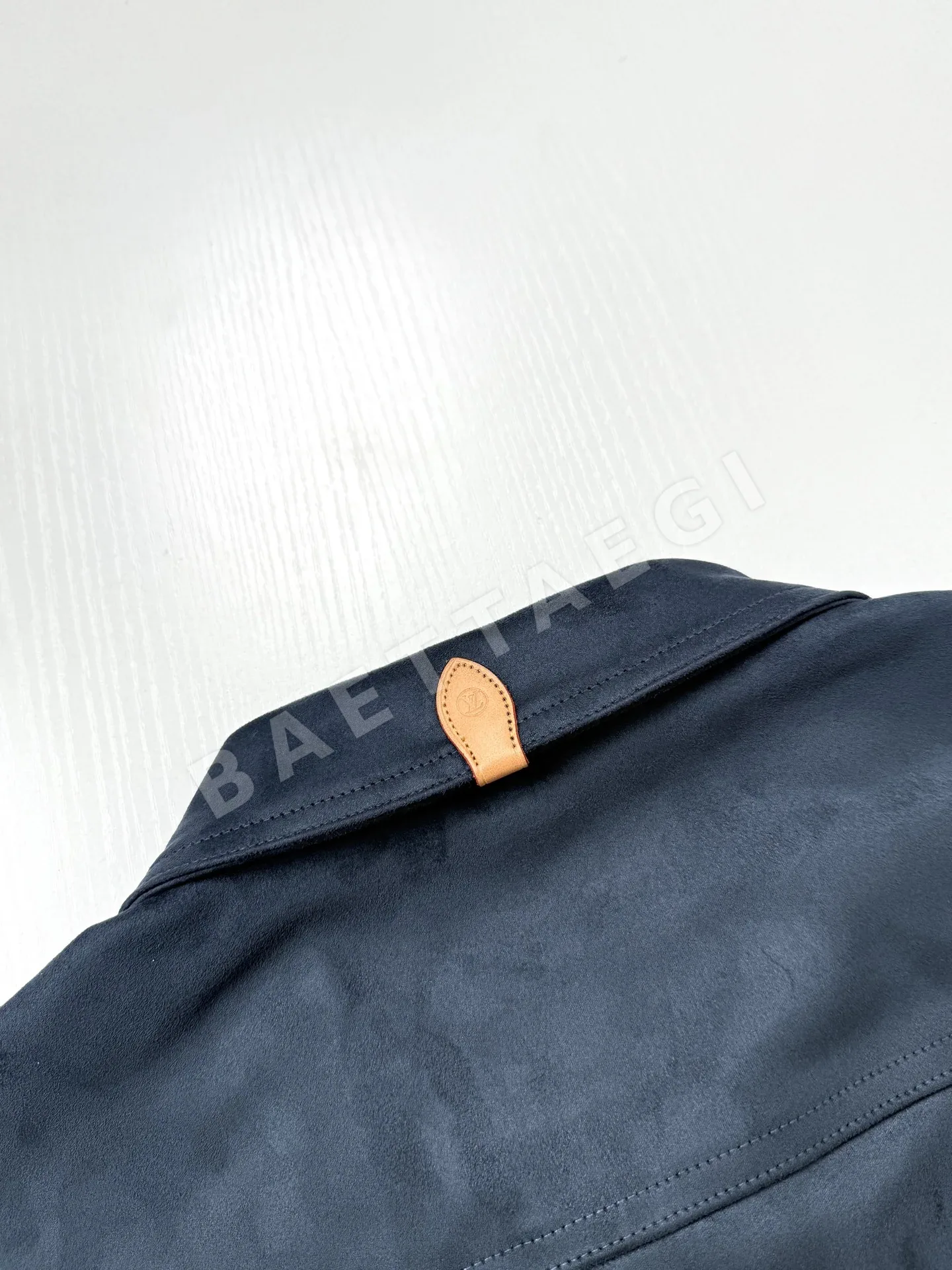 루이비통 남성 가죽 스웨이드 자켓 상세 이미지 5