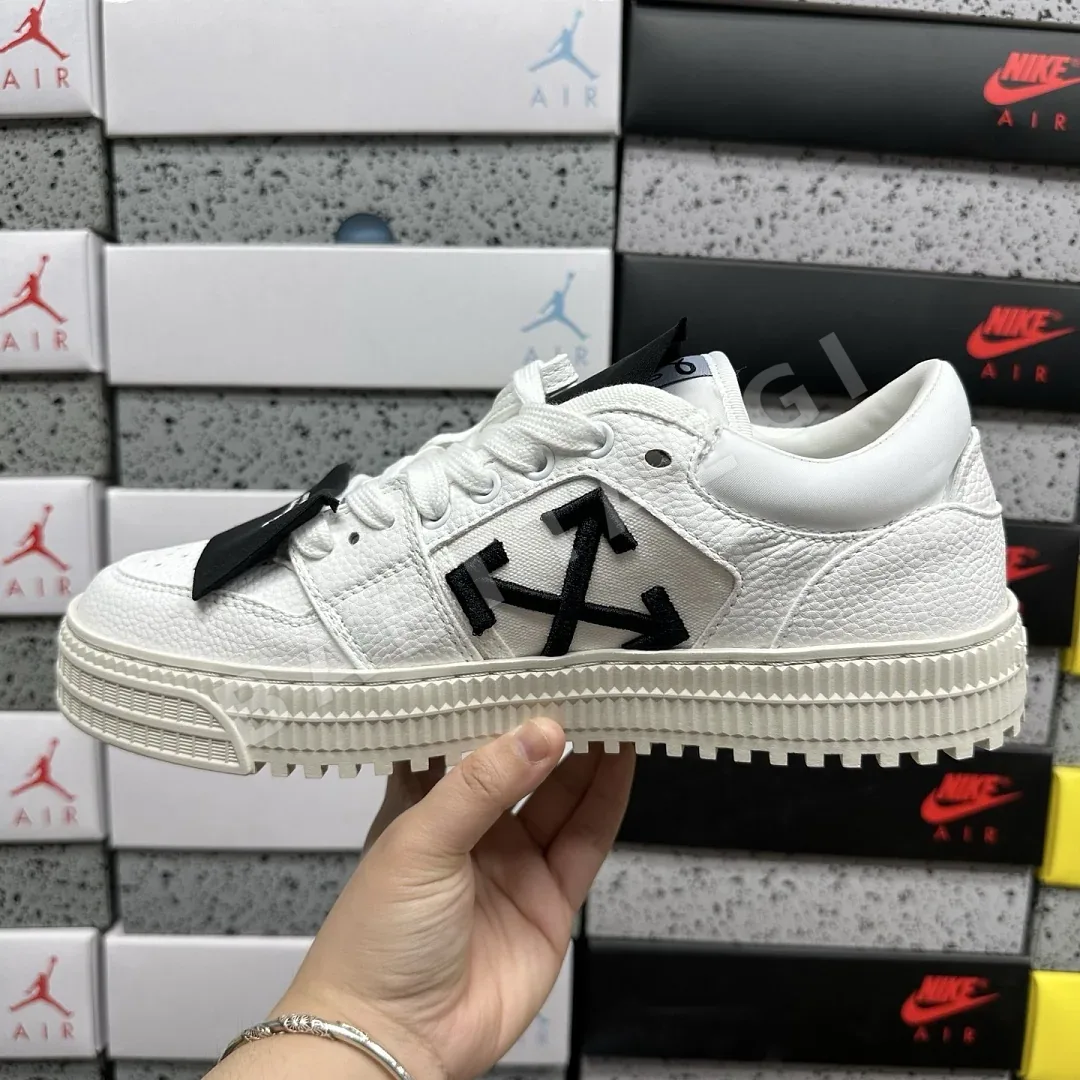 오프화이트 3.0 오프 코트 로우 202498 Off White 3.0 Off Court Low White Black 상세 이미지 5