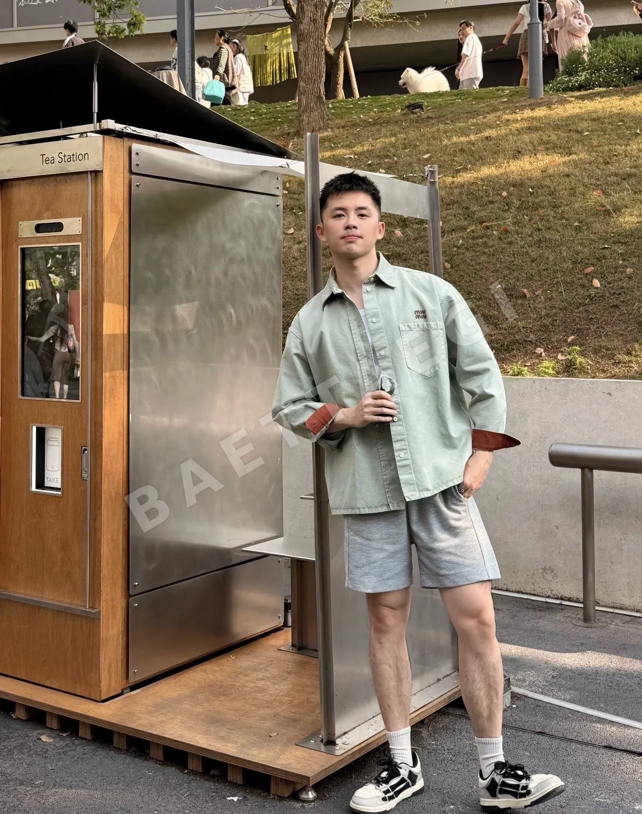 미우미우 연두색 데님 데미지 셔츠 상세 이미지 4