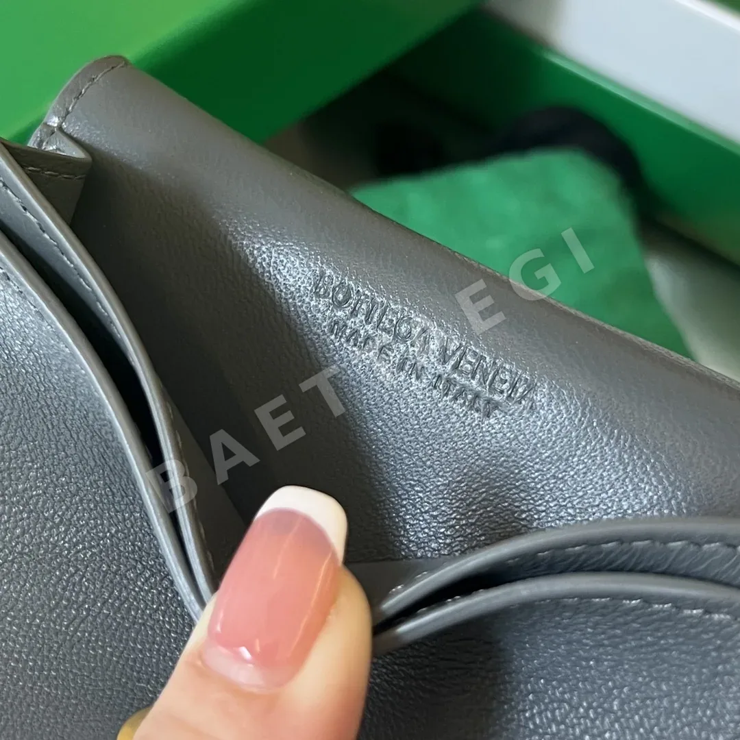보테가베네타 우븐 플랩 양가죽 명함 지갑 5335 상세 이미지 8