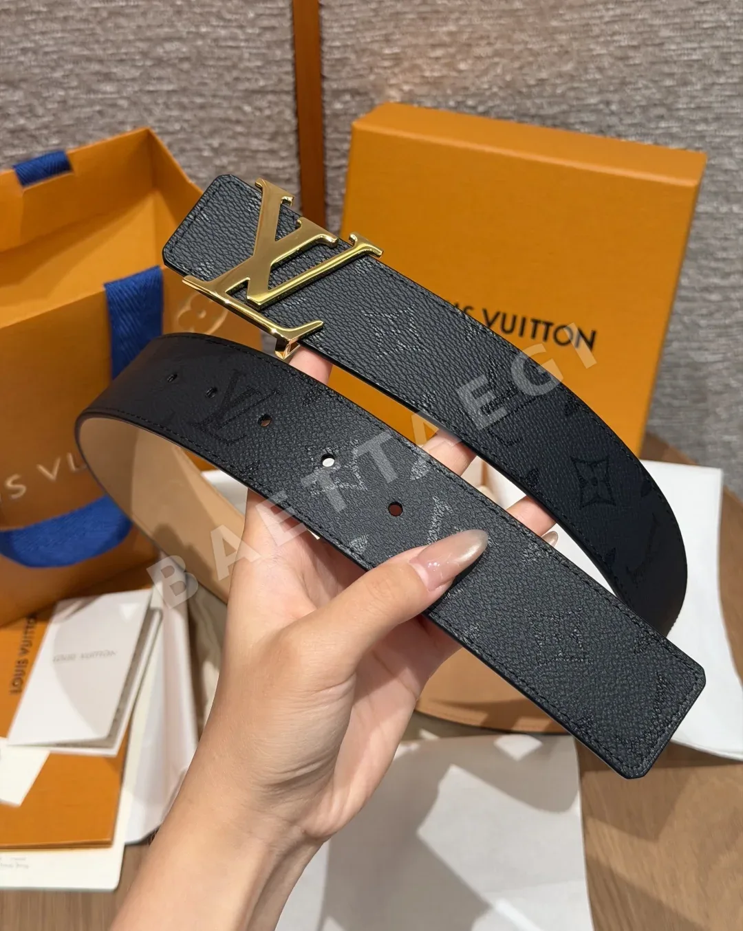 루이비통 이니셜 미드나이트 40mm 리버시블 벨트 상세 이미지 6