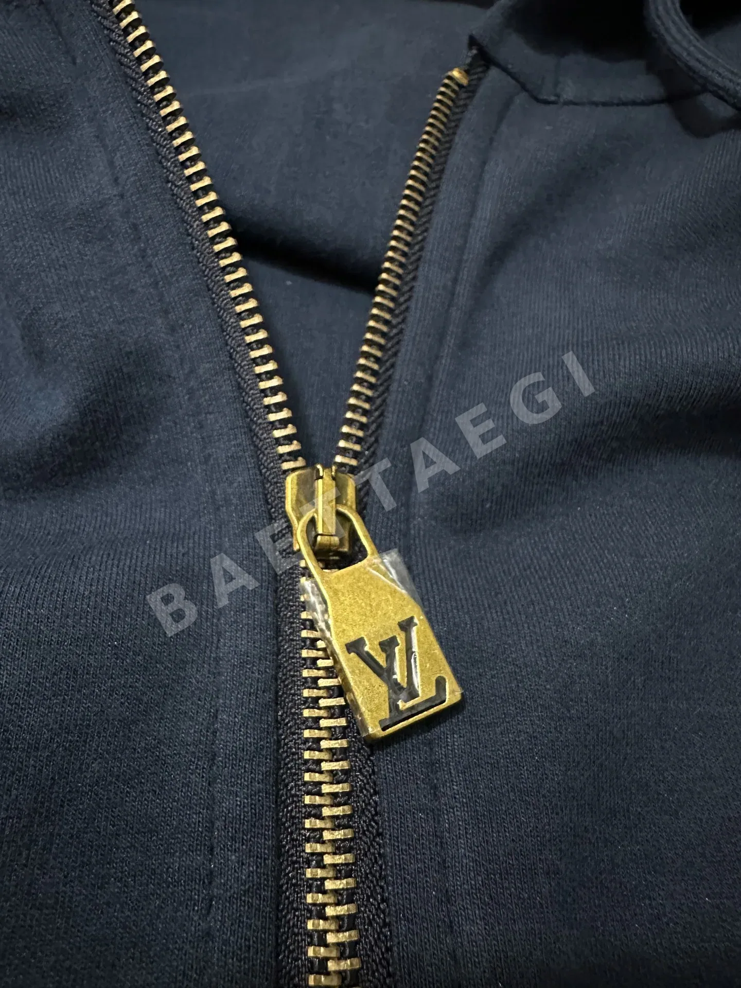루이비통 LV 로고 집업 파커 남성 자켓 상세 이미지 8