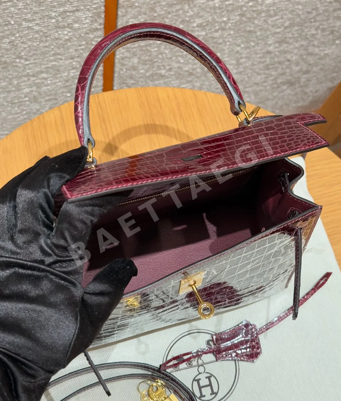 에르메스 켈리 25 레드 골드 하드웨어 가방 상세 이미지 6