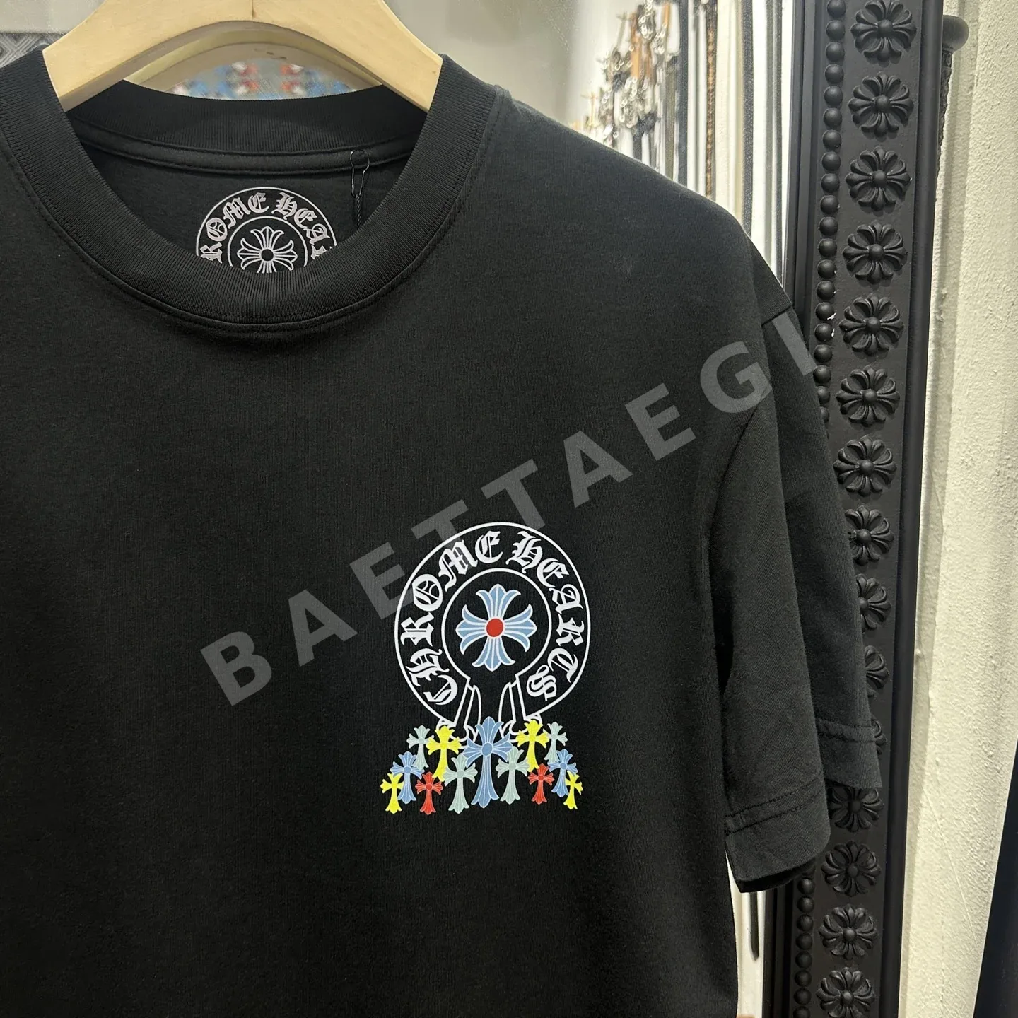 크롬하츠 블랙 호스슈 컬러풀 크로스 남성 반팔 상세 이미지 3