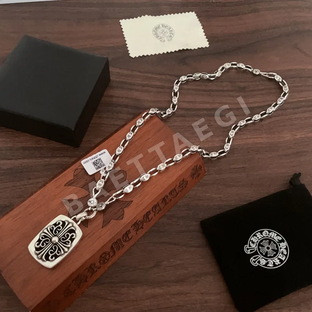 크롬하츠 크로스 플라워 태그 목걸이 상세 이미지 3