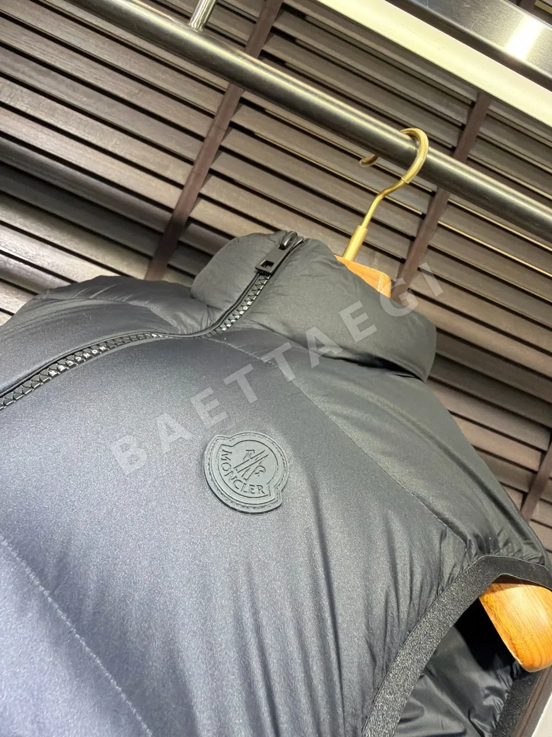 몽클레르 환경친화 폴리에스터 화이트 덕다운 남성 조끼 상세 이미지 5