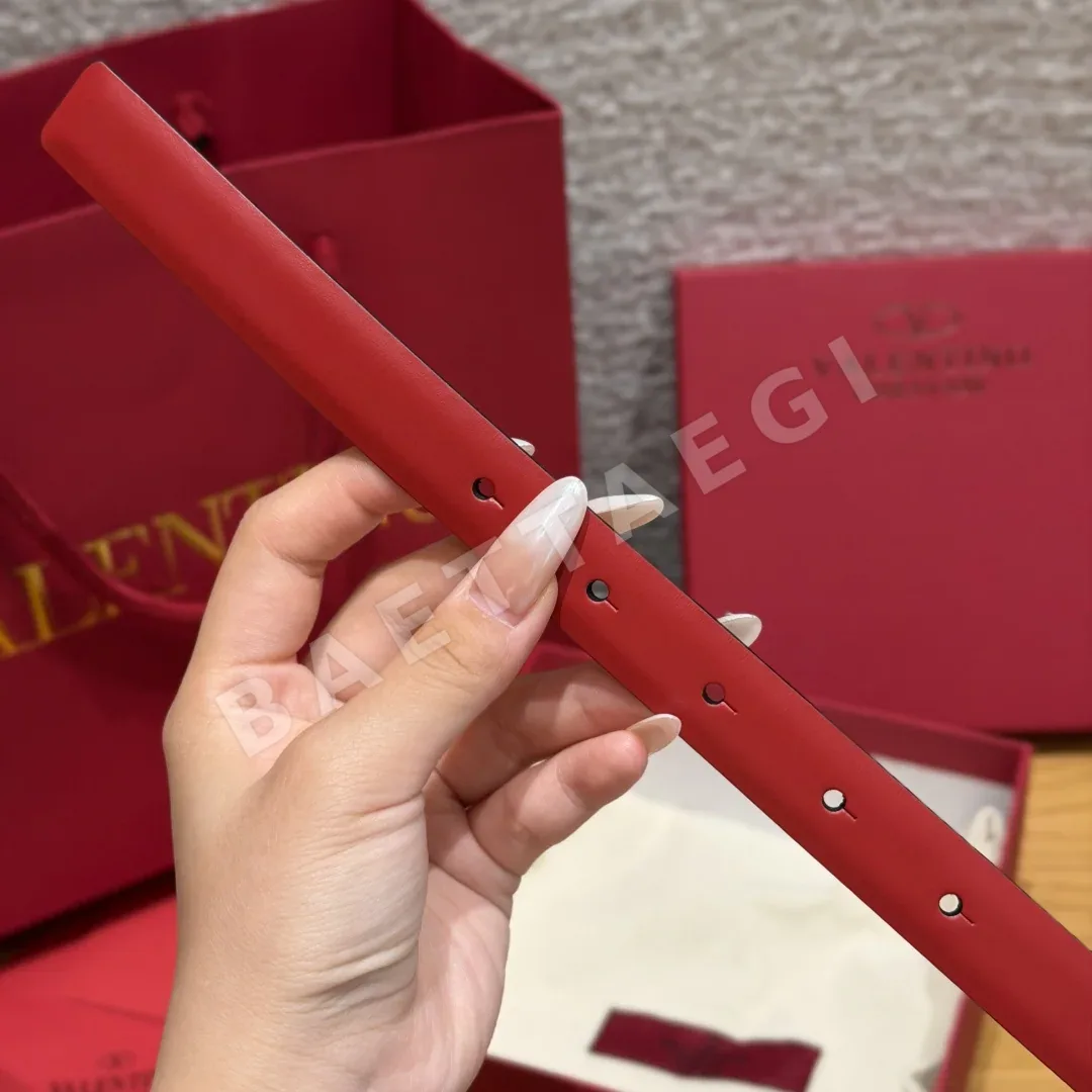 발렌티노 VLOGO 골드 버클 리버서블 송아지가죽 벨트 상세 이미지 9