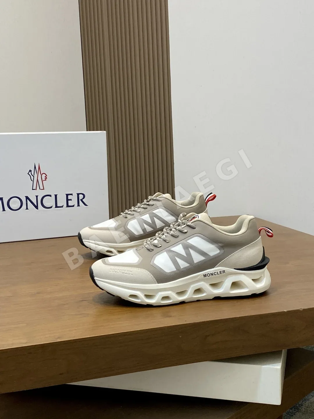 몽클레르 메시 네오프렌 남성 스니커즈 상세 이미지 3