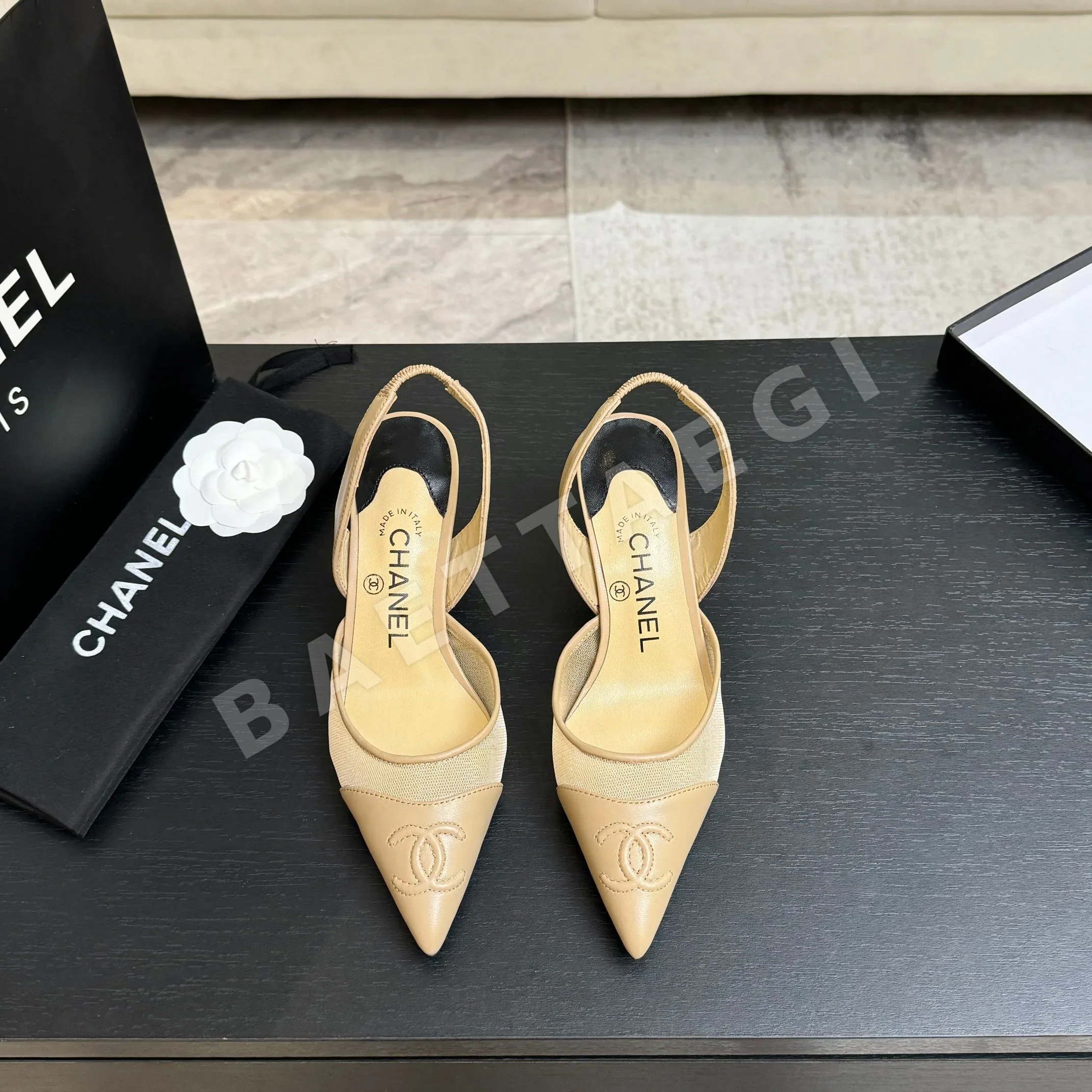 샤넬 더블 C 포인티드 팁 키튼힐 오픈백 샌들 98432