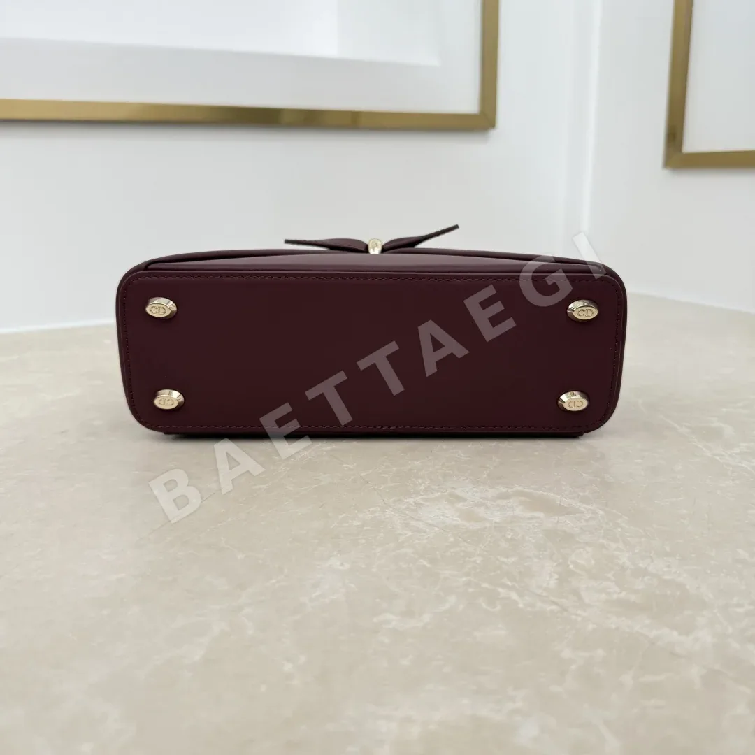 디올 리본 싱글 핸들 사다리꼴 핸드백 상세 이미지 6