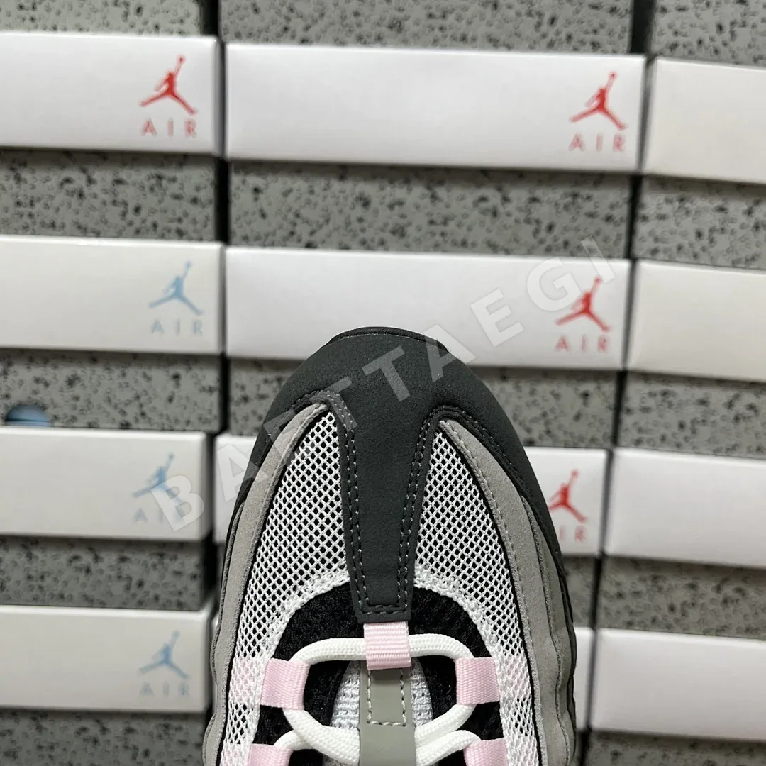 나이키 [GX] 에어 맥스 95 OG HJ5996-001 201228 Nike Air Max 95 OG Big Bubble Pink Foam 상세 이미지 9