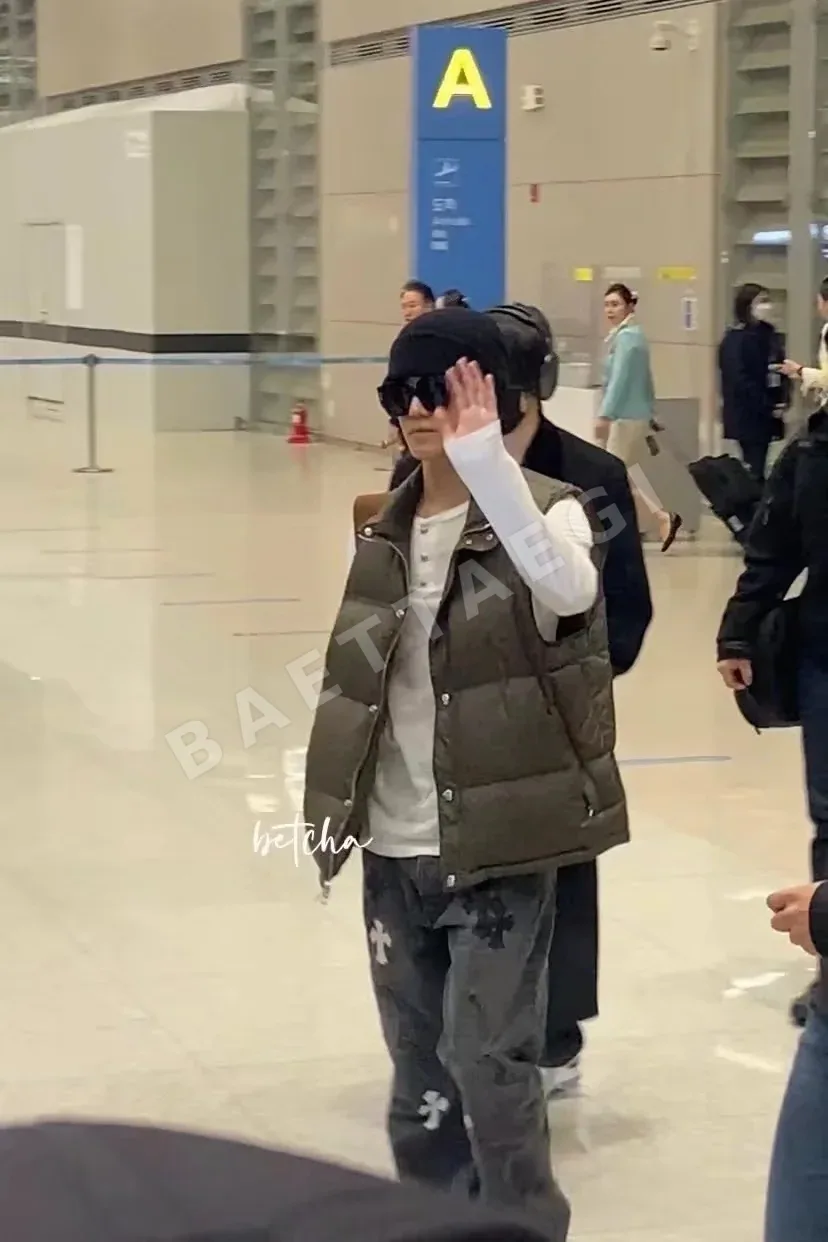 크롬하츠 올리브 그린 다운 베스트 조끼 상세 이미지 2