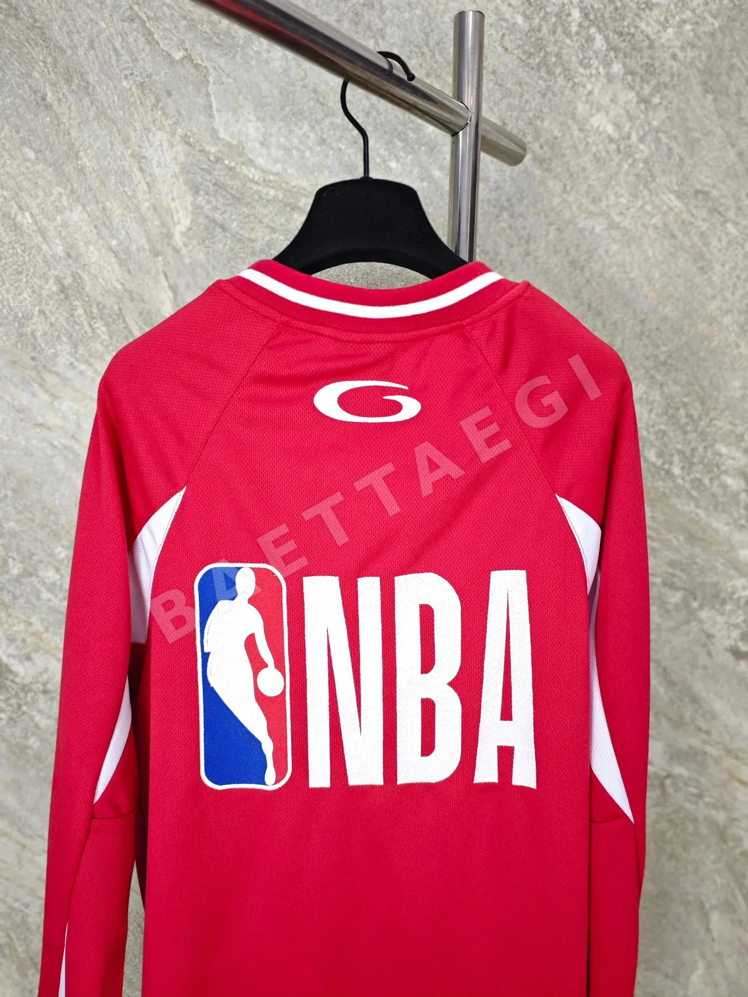 발렌시아가 NBA 콜라보 자수 메시 긴팔 티셔츠 상세 이미지 6