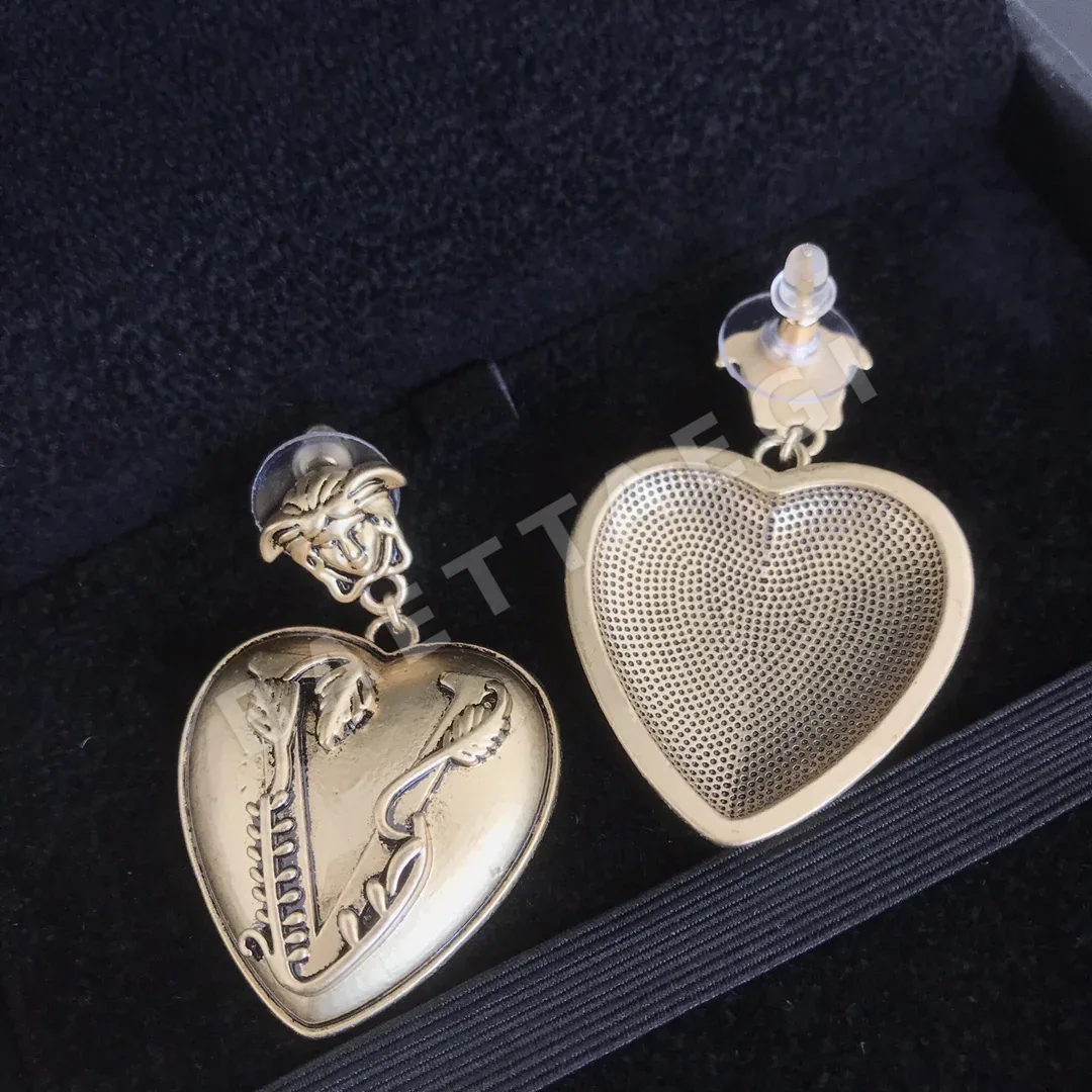 베르사체 귀걸이 63387 Versace Earrings 상세 이미지 3