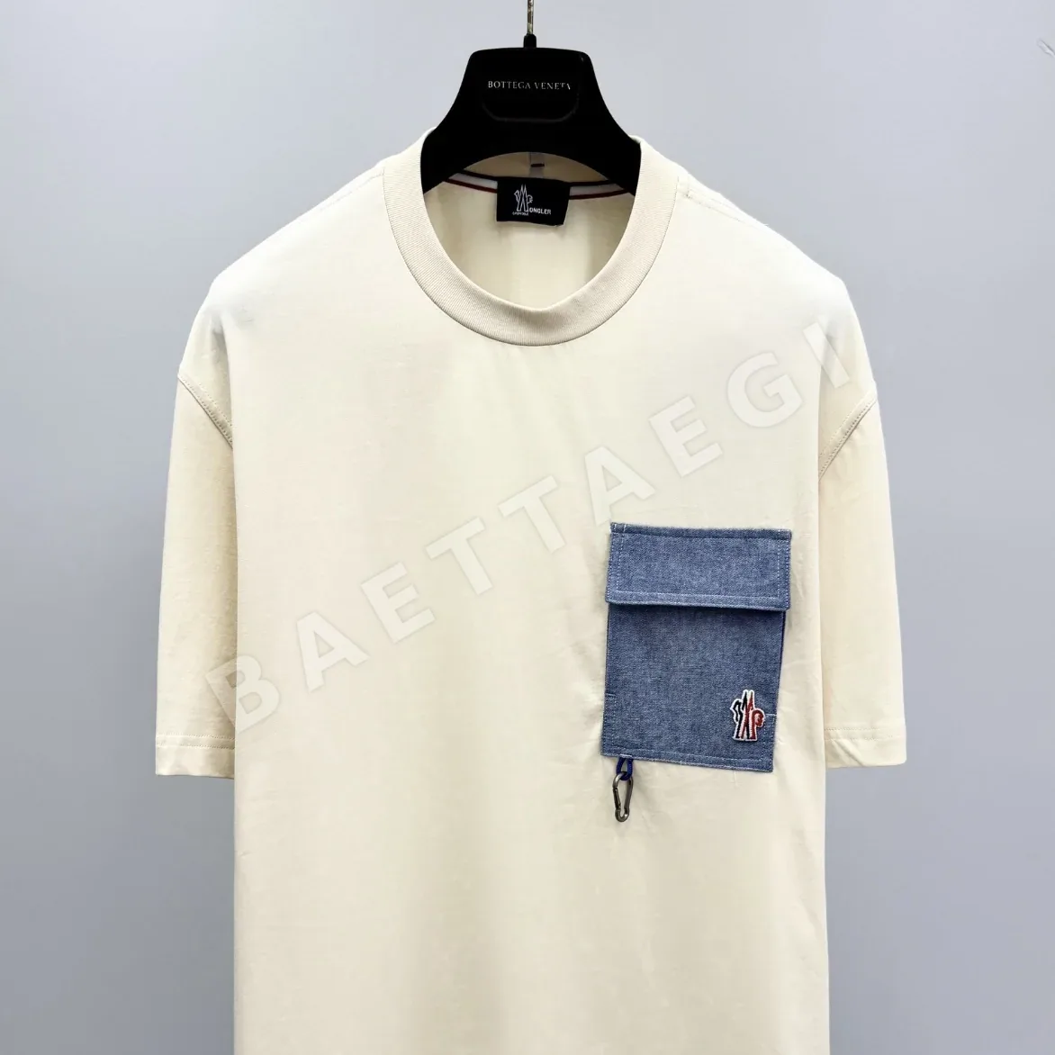 몽클레르 데님 포켓 코튼 블렌드 티셔츠 상세 이미지 12