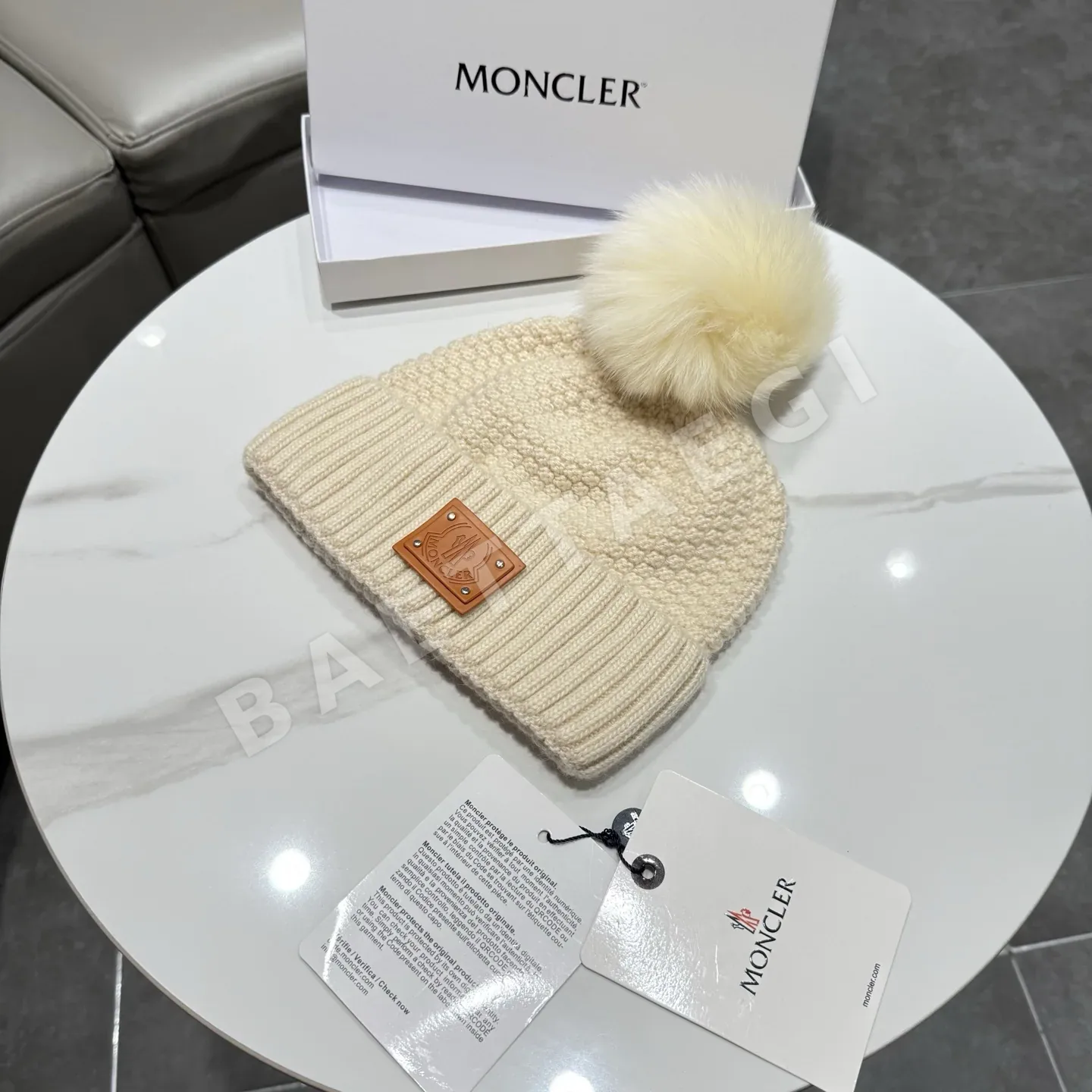 몽클레르 폼폼 울 모자 상세 이미지 2