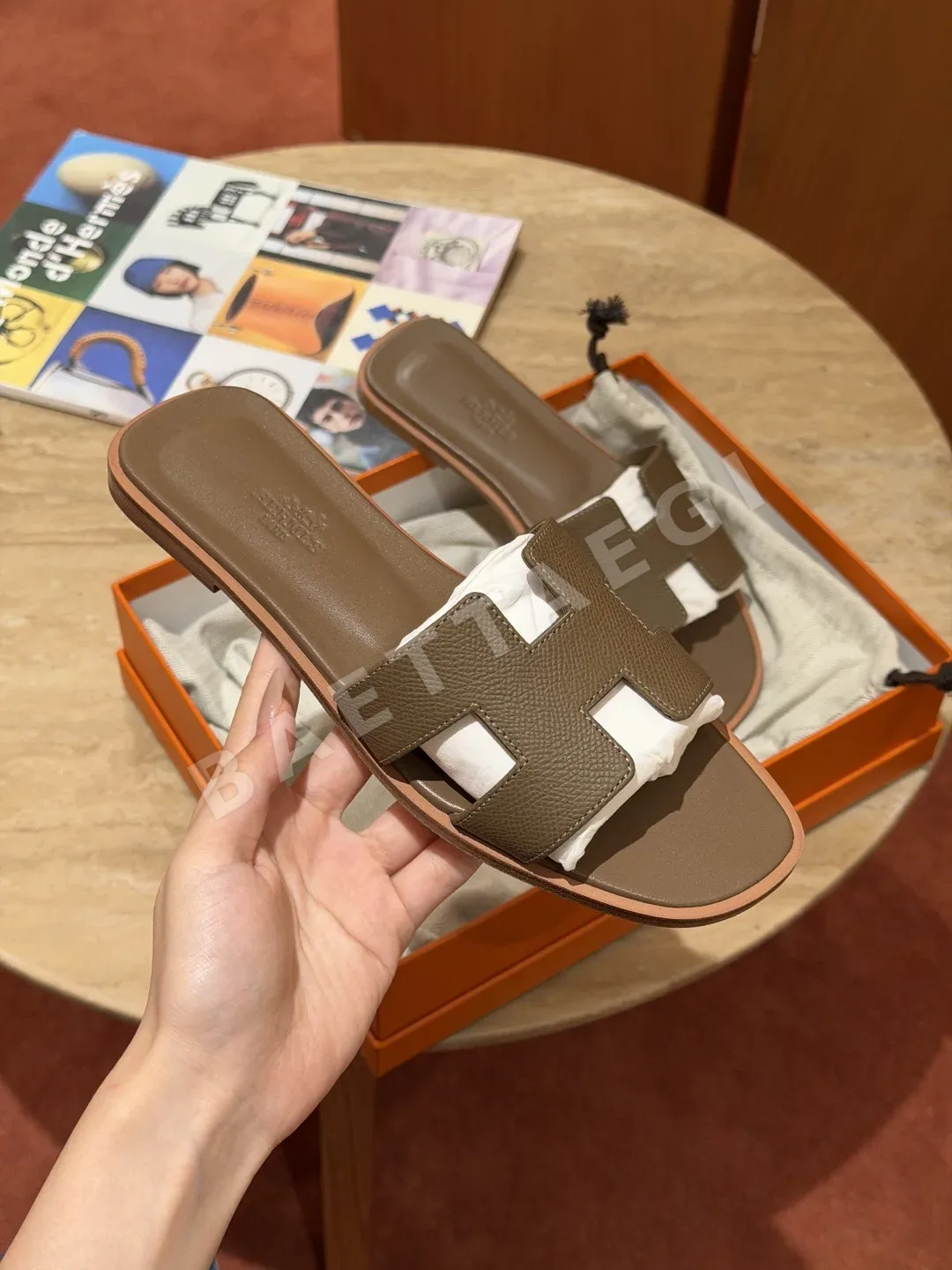 에르메스 오란 샌들 Calfskin 클래식 H 컷아웃 상세 이미지 1