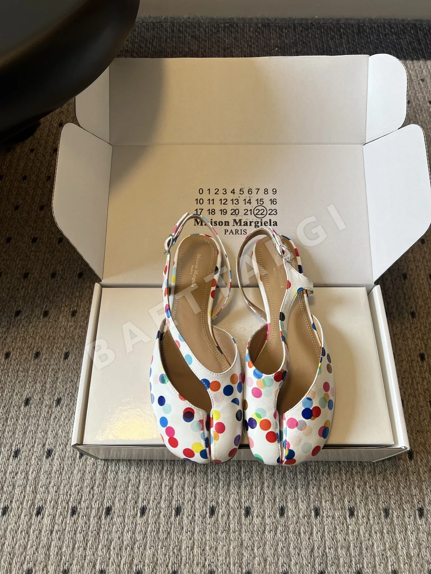 마르지엘라 폴카 도트 스플릿 토 신발 75363