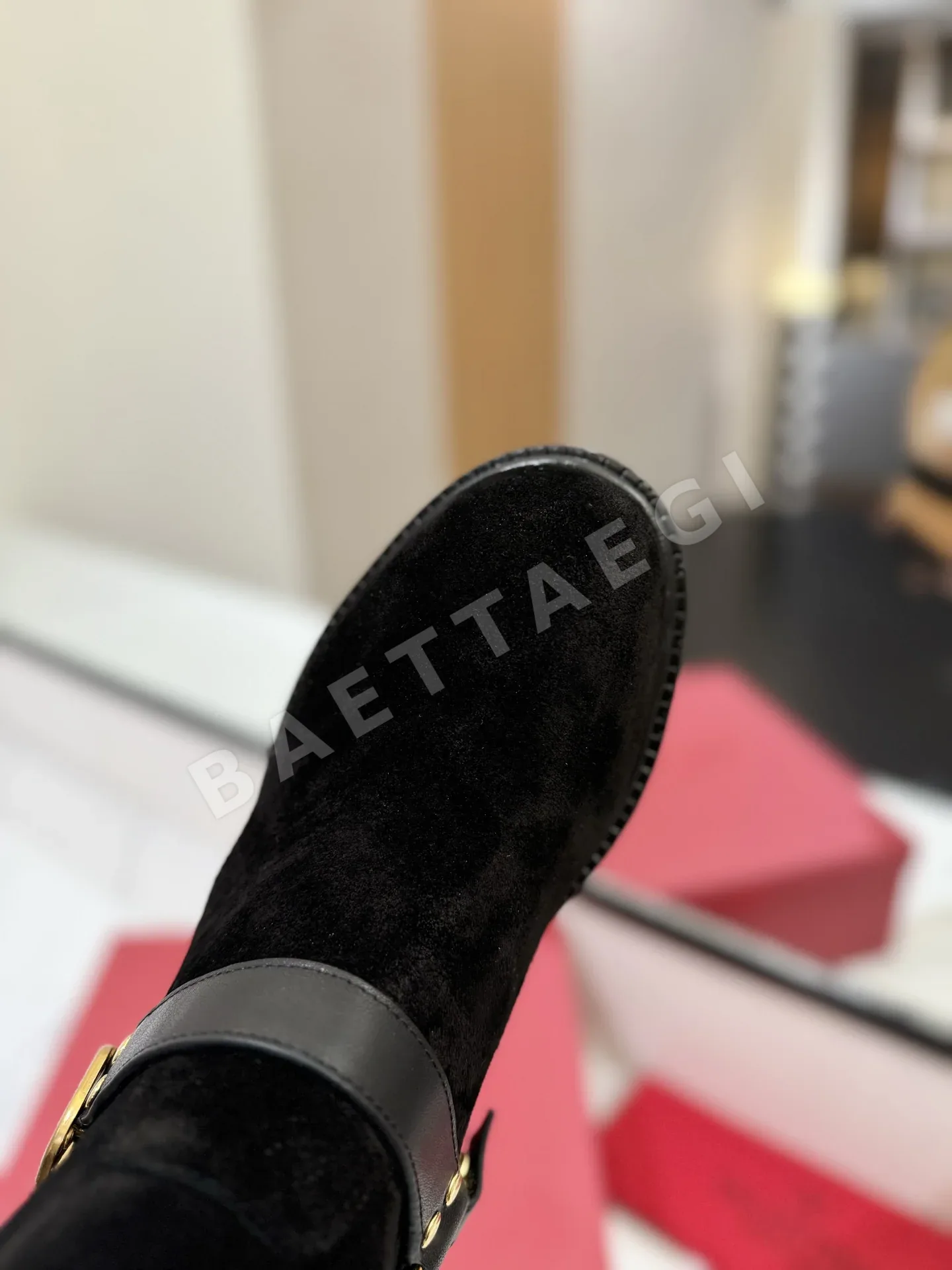 발렌티노 V 버클 미드 카프 라이딩 부츠 상세 이미지 7