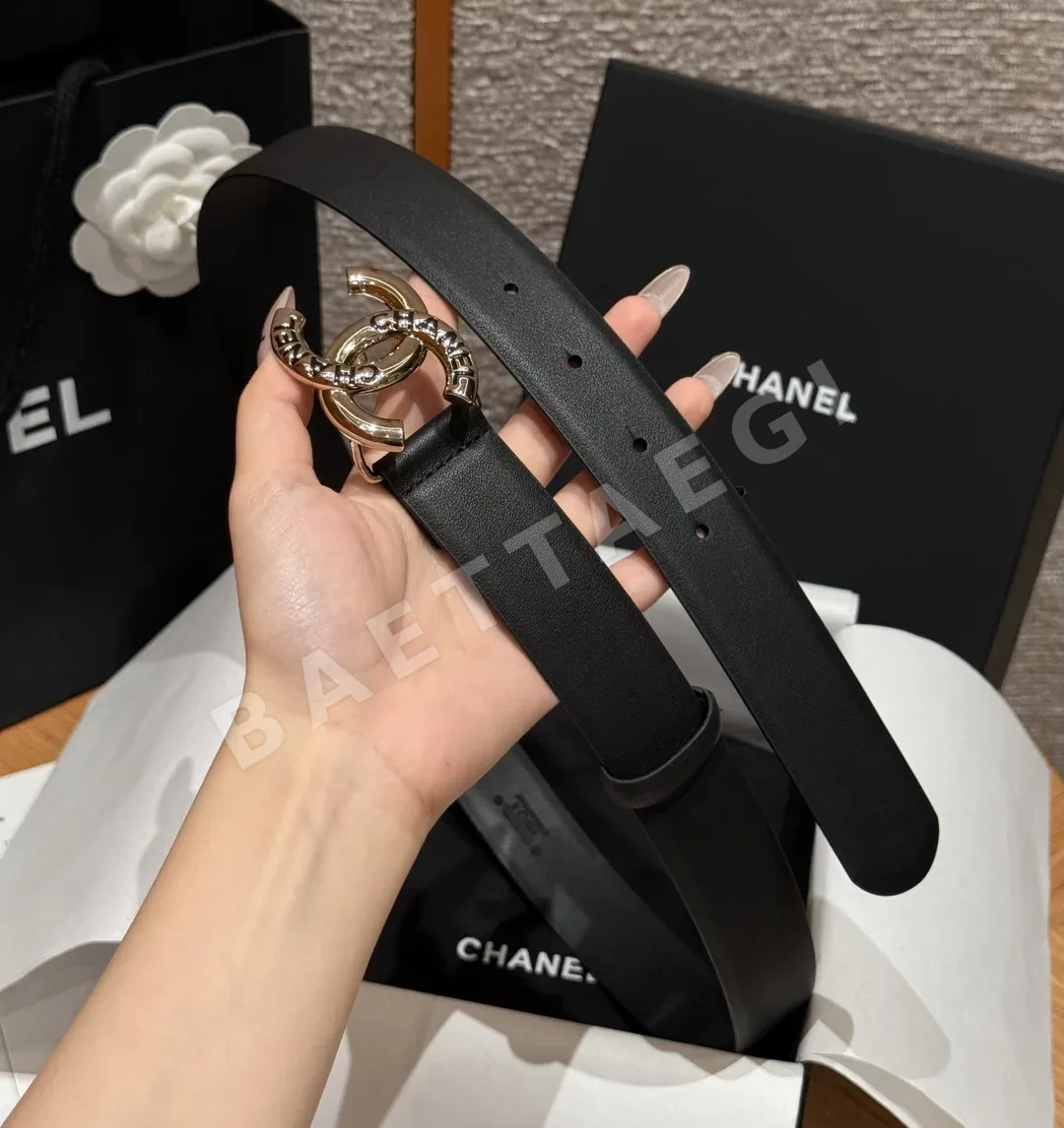 샤넬 클래식 더블 C 메탈 버클 가죽 벨트 상세 이미지 4
