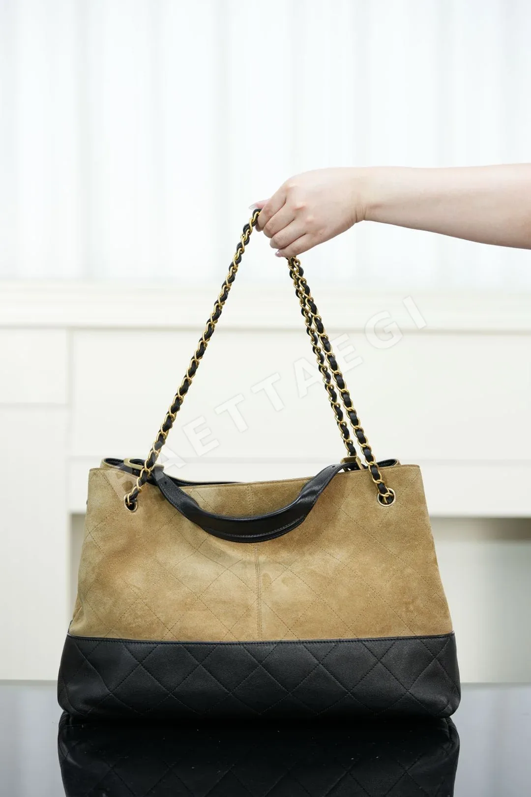 샤넬 팬더 다이아몬드 패턴 스웨이드 쇼핑백 가방 상세 이미지 3