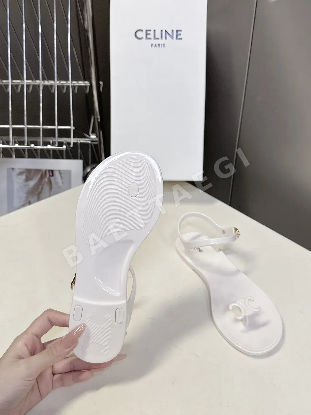 셀린느 트리옹프 로고 젤리 샌들 상세 이미지 9