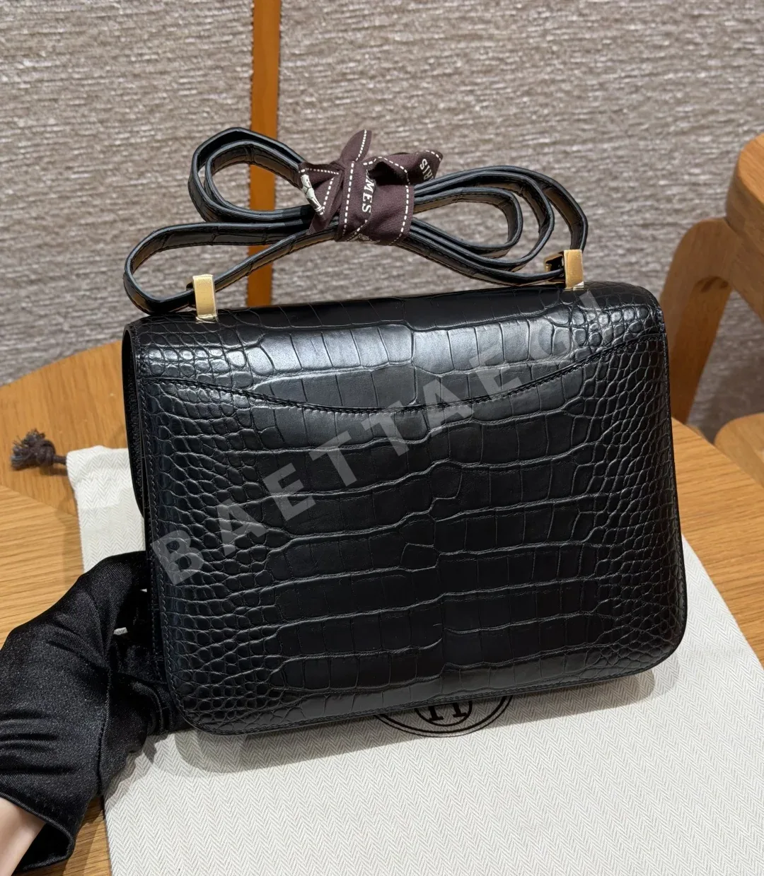 에르메스 콘스탄스 앨리게이터 가죽 지갑 상세 이미지 2