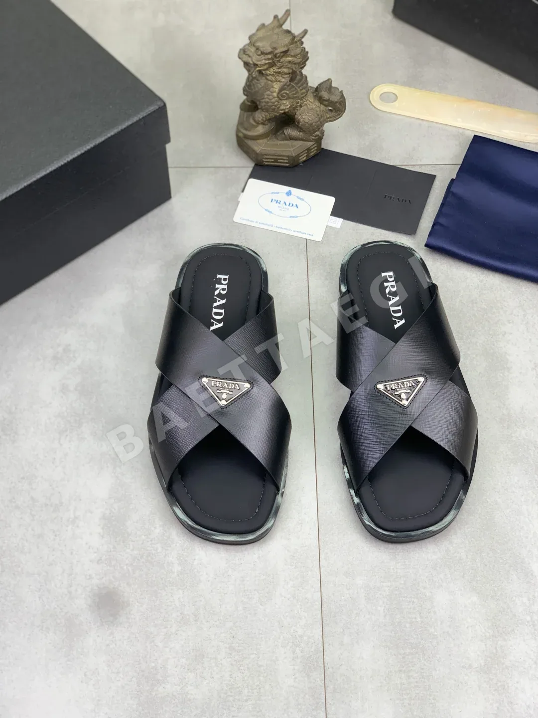 프라다 캐주얼 슬리퍼 상세 이미지 2