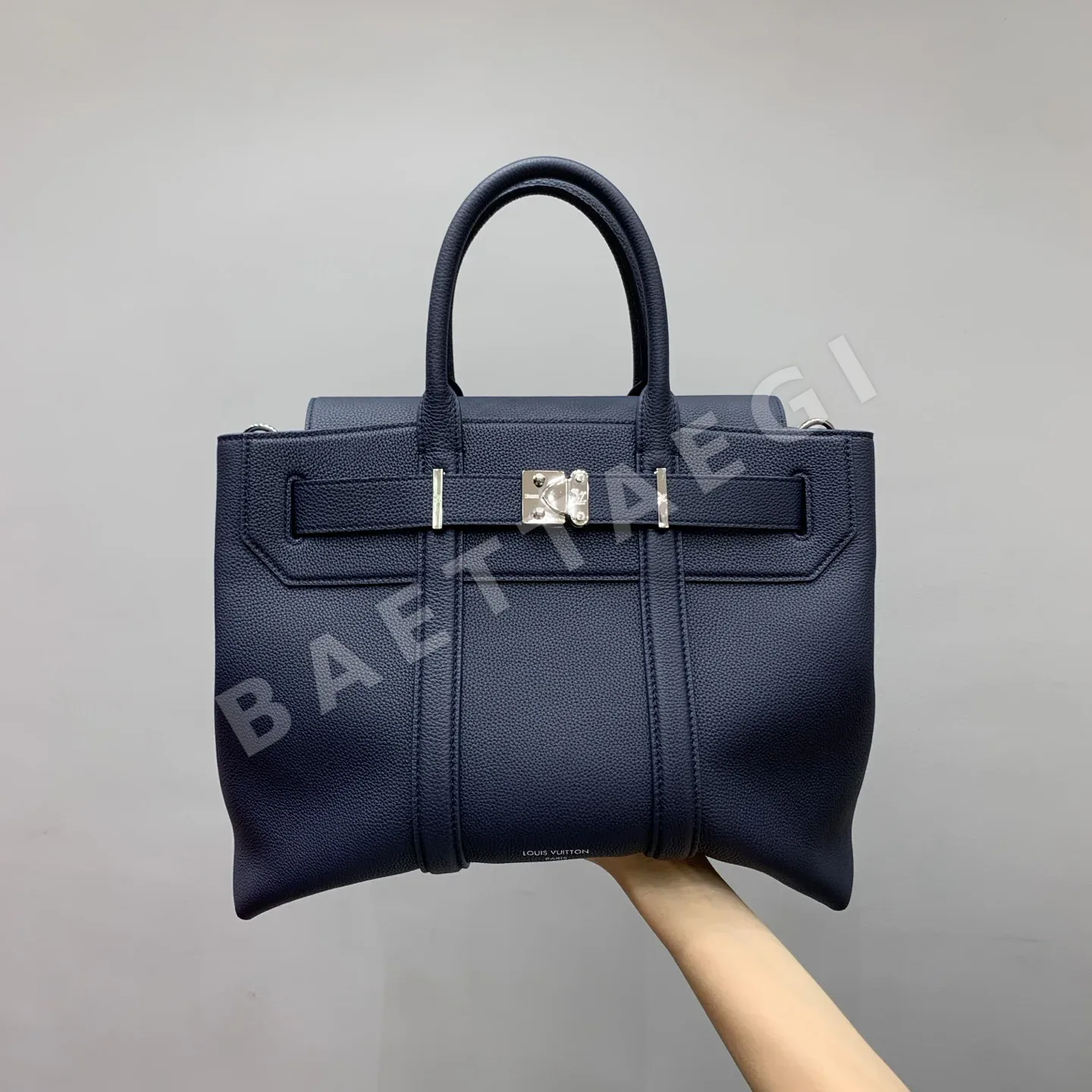 루이비통 키프 대형 토트백 M11663