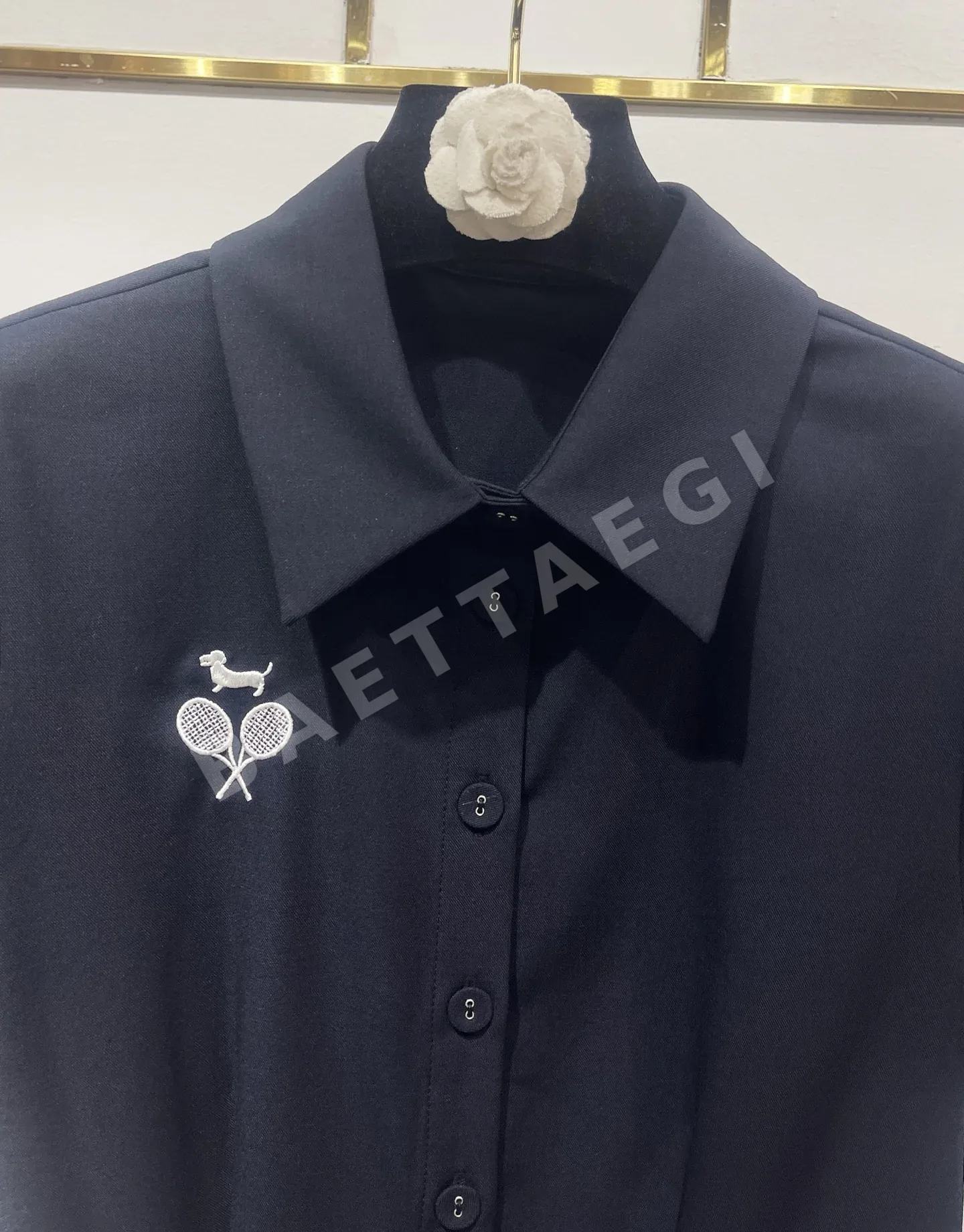 톰브라운 경량 울 테니스 자수 원피스 상세 이미지 5
