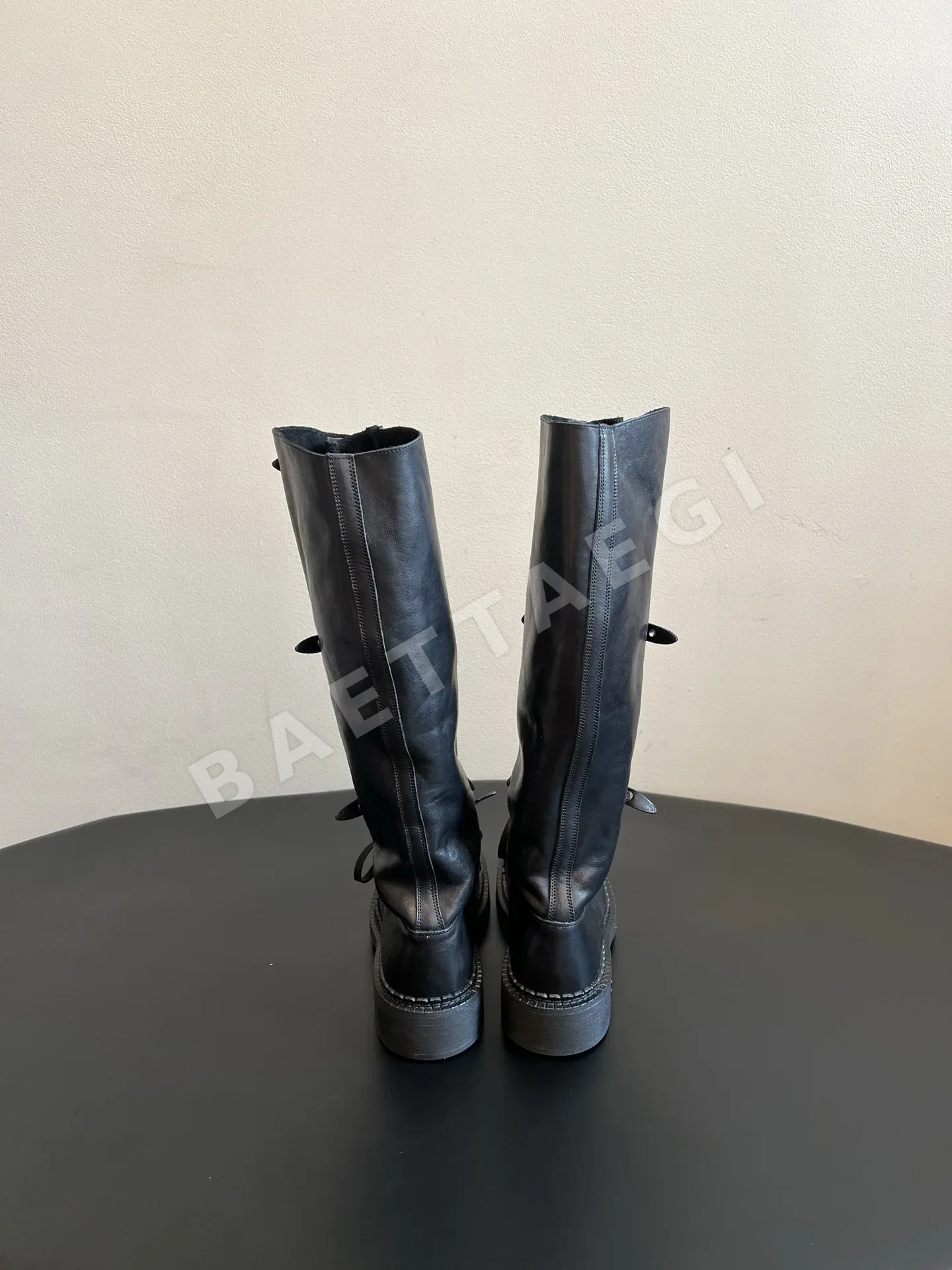 미우미우 부츠 가죽 메탈 버클 상세 이미지 4