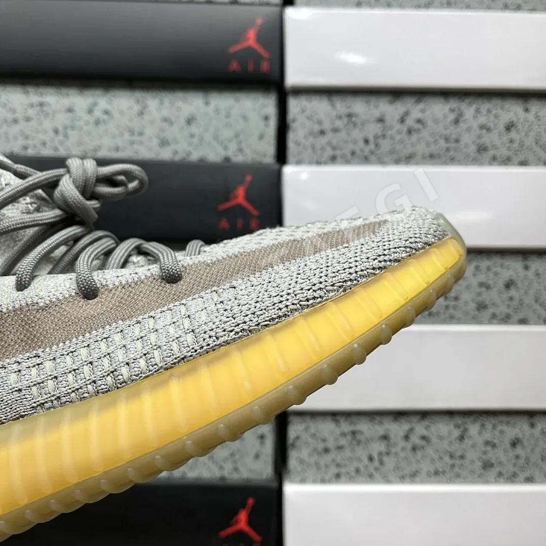 아디다스 [XQ] 이지 부스트 350 V2 EG7492 200778 Adidas Yeezy Boost 350 V2 True Form 상세 이미지 5