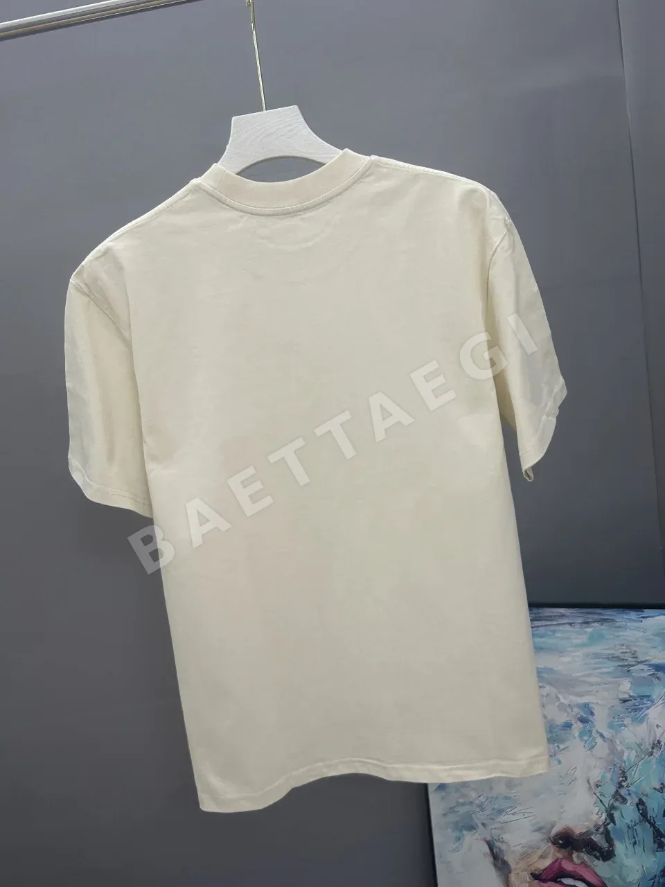 발렌티노 클래식 프린트 크루넥 반팔 티셔츠 상세 이미지 4