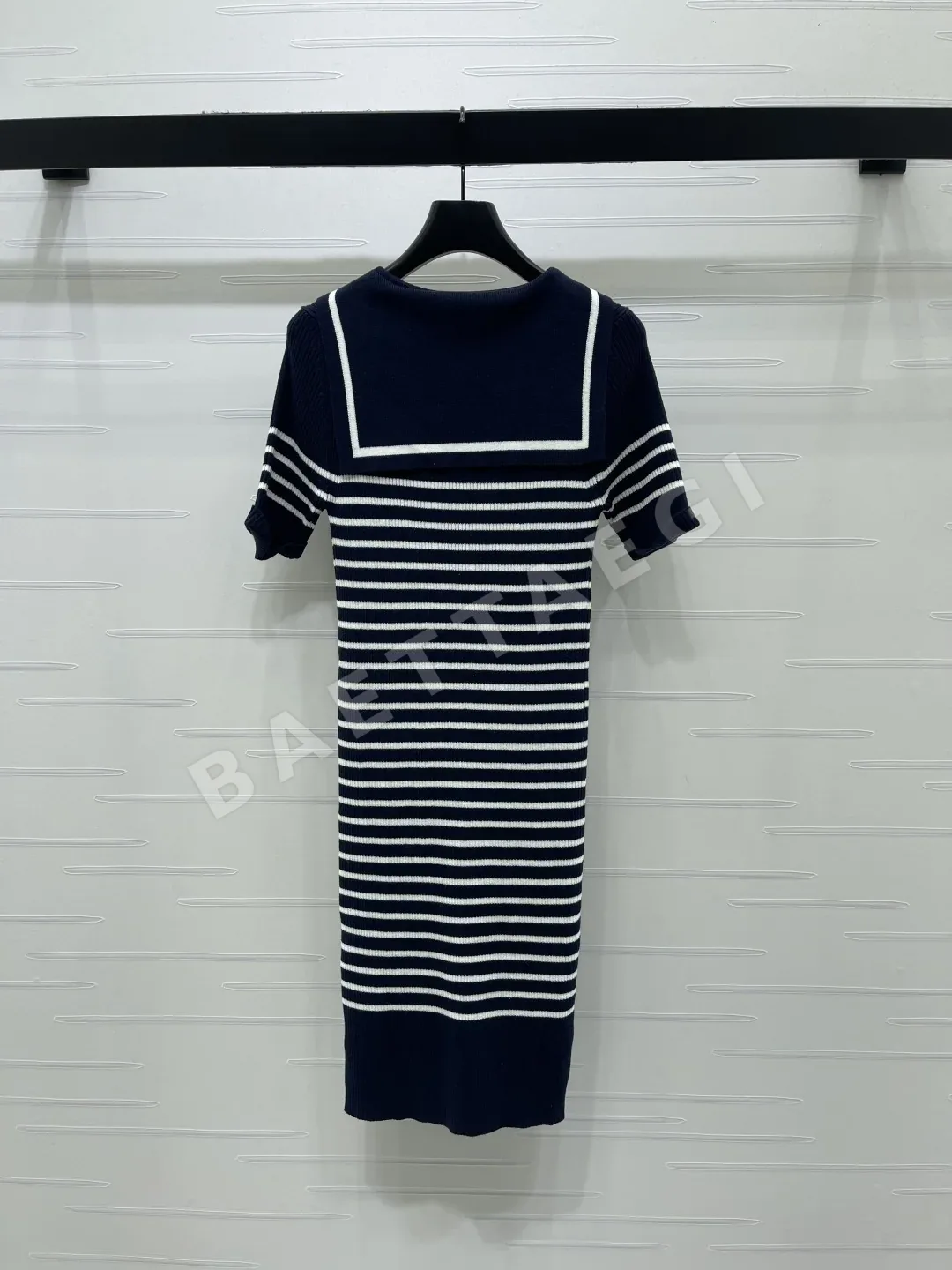 디올 스트라이프 숄 카라 반팔 니트 원피스 상세 이미지 8