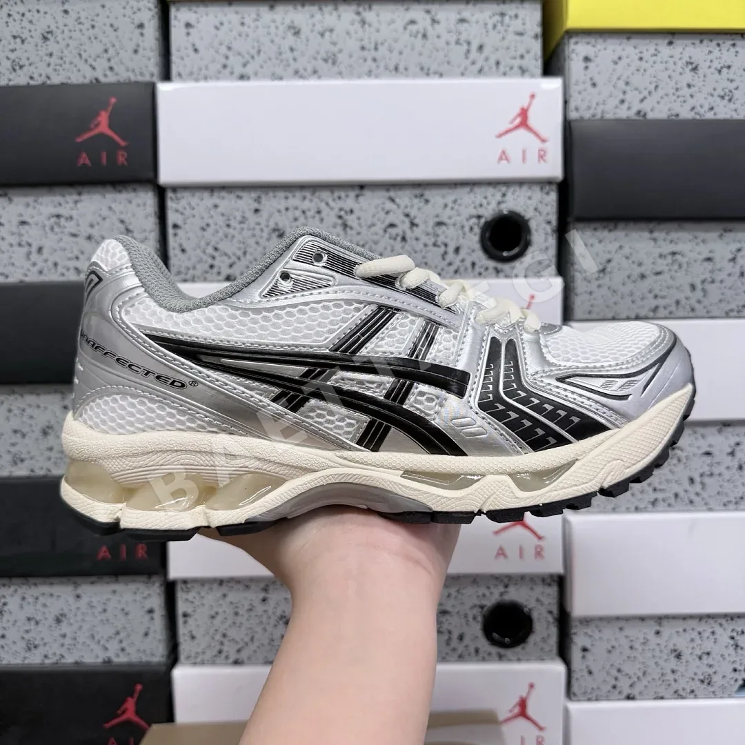 아식스 [WZ] 젤 카야노 14 1201A457-101 200399 Asics Gel-Kayano 14 JJJJound Silver Black 상세 이미지 10